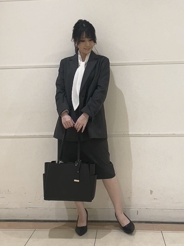 watanabeさんの「UNTITLED｜【セットアップ可/秋羽織り/お仕事スーツ】ウールブレンドダブルジャケット」を使ったコーディネート