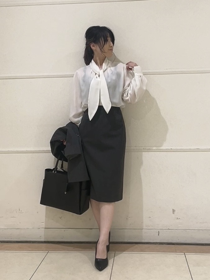 watanabeさんの「UNTITLED｜【セットアップ可/秋羽織り/お仕事スーツ】ウールブレンドダブルジャケット」を使ったコーディネート