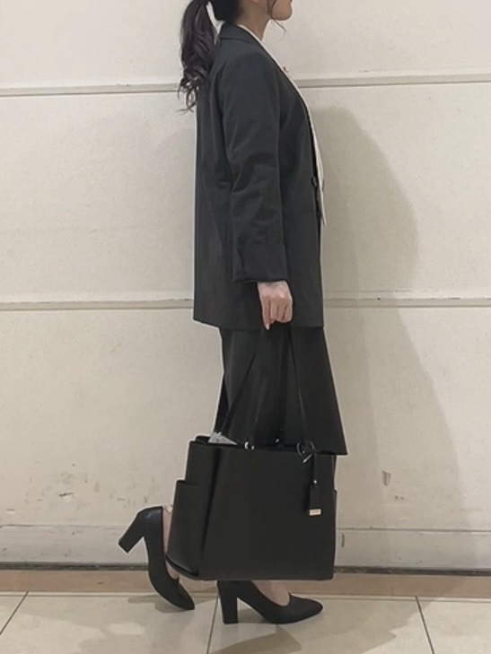 watanabeさんの「UNTITLED｜【セットアップ可/秋羽織り/お仕事スーツ】ウールブレンドダブルジャケット」を使ったコーディネート