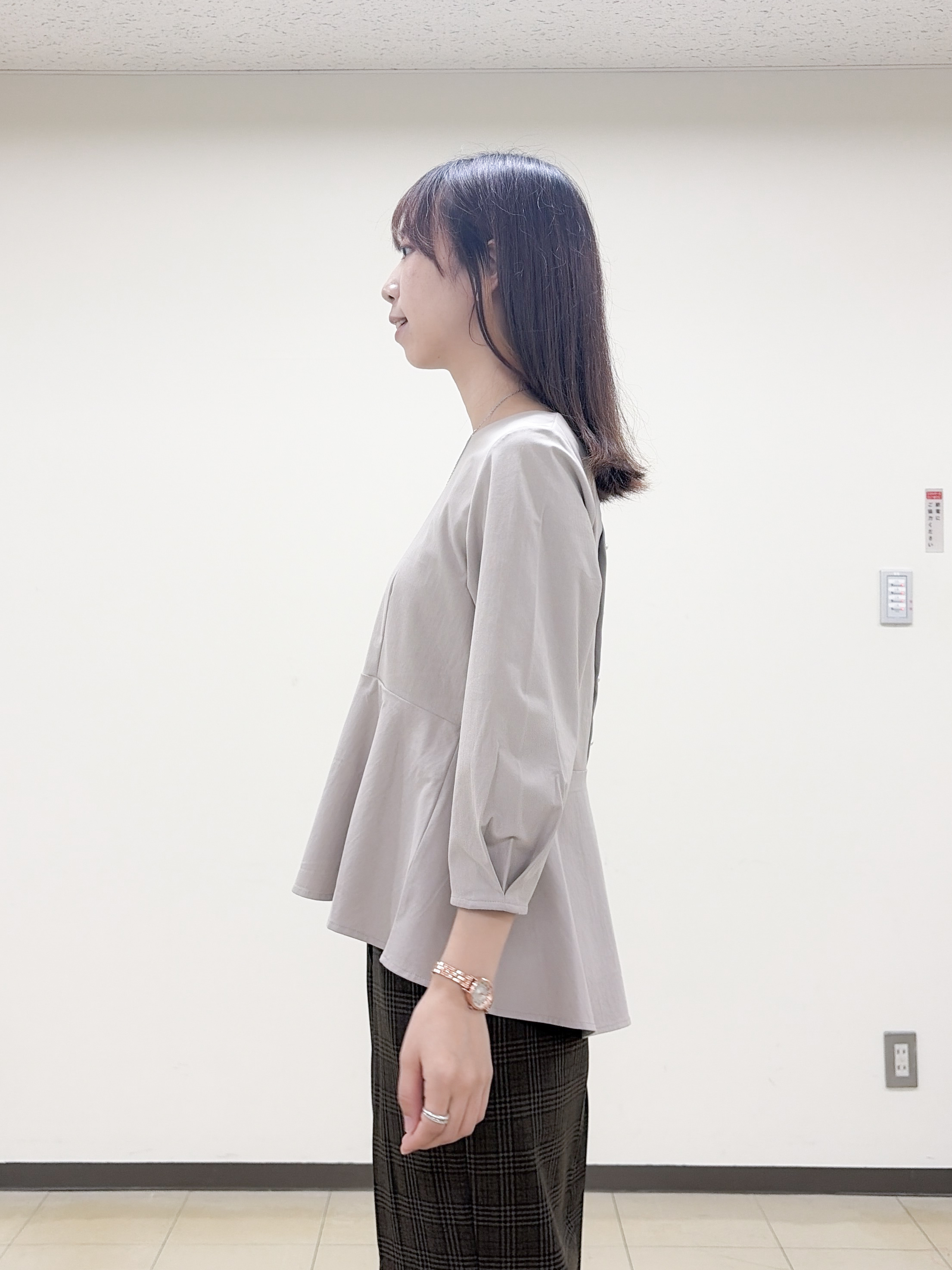 yurinaさんの「index｜バックパール調ペプラムトップス【洗濯機OK】」を使ったコーディネート