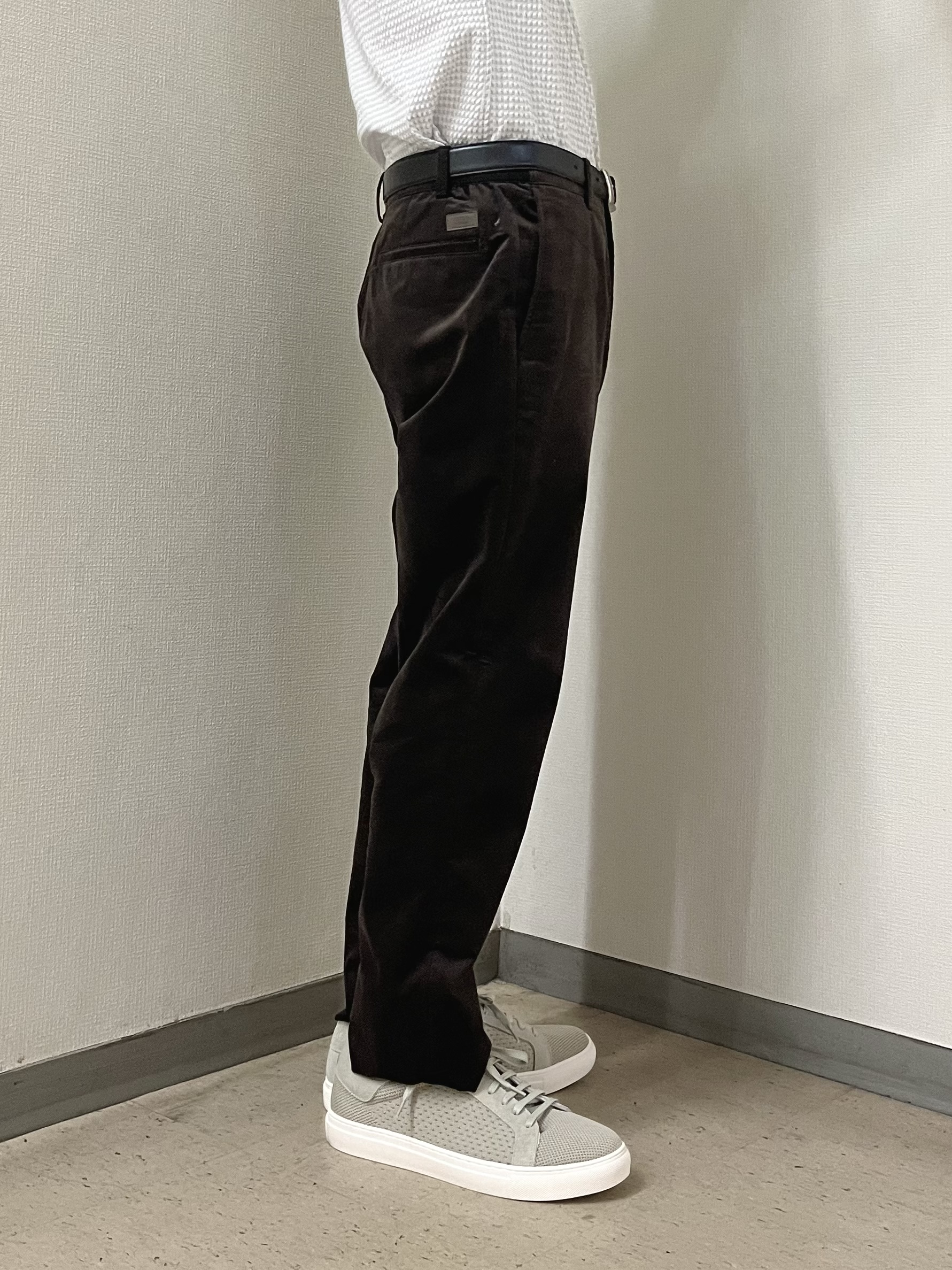 URAさんの「TAKEO KIKUCHI｜アンチピリング ニット カーディガン」を使ったコーディネート