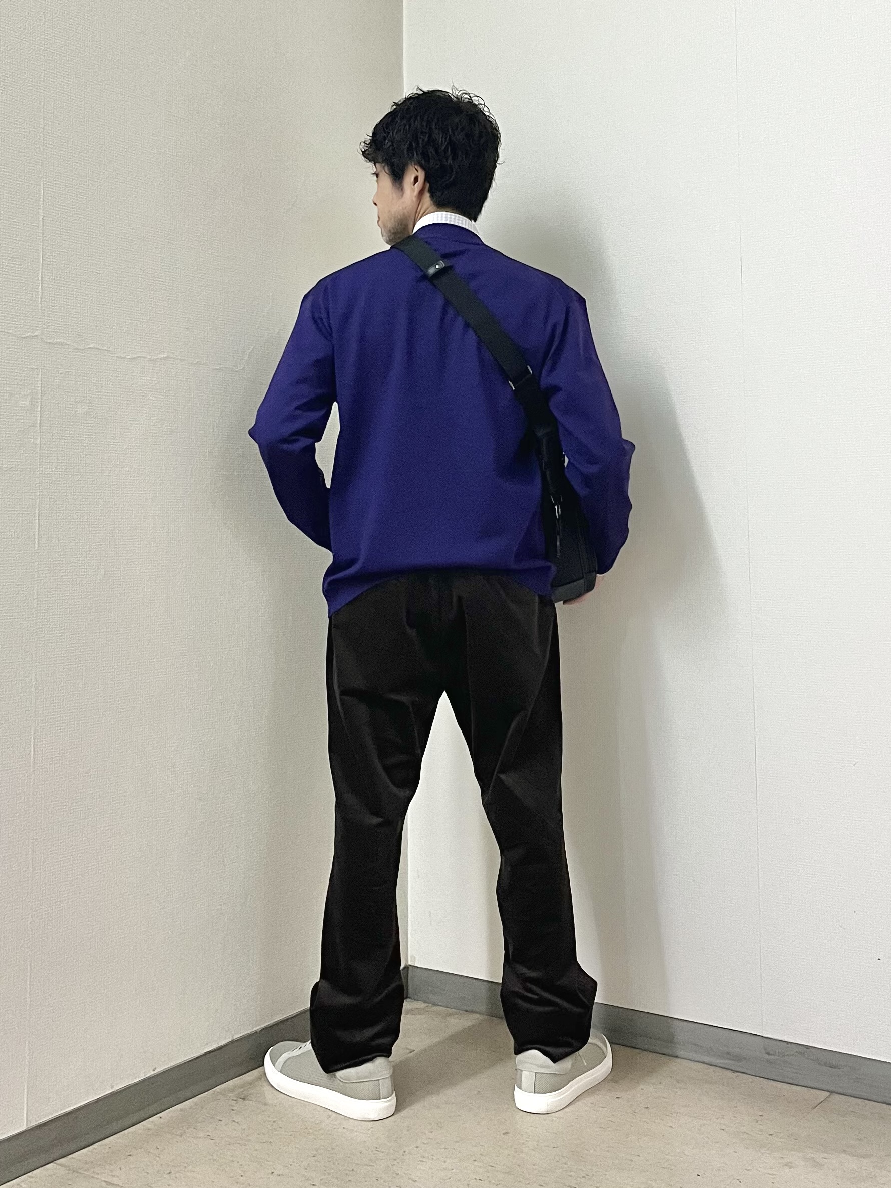 URAさんの「TAKEO KIKUCHI｜アンチピリング ニット カーディガン」を使ったコーディネート