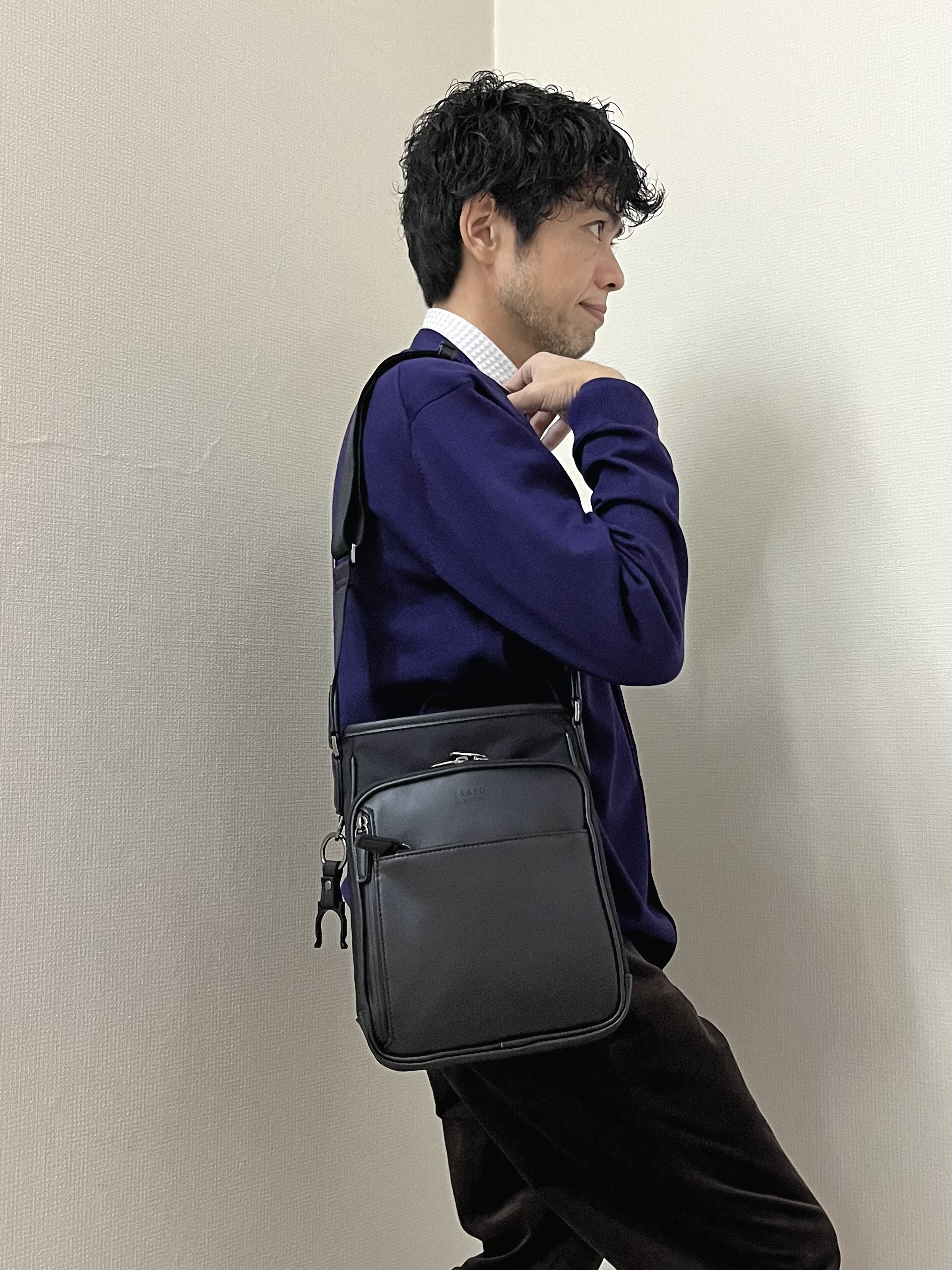 URAさんの「TAKEO KIKUCHI｜アンチピリング ニット カーディガン」を使ったコーディネート
