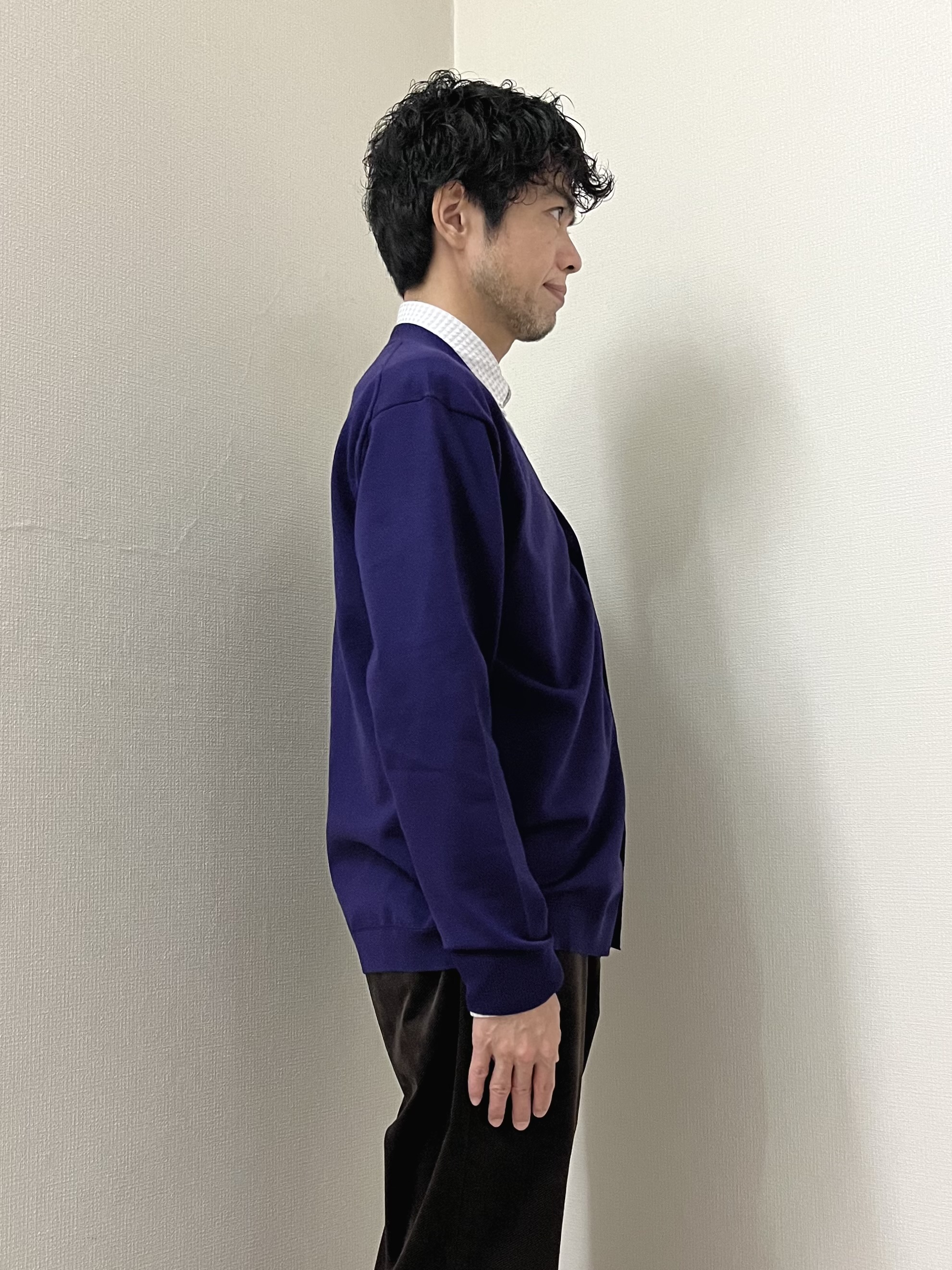 URAさんの「TAKEO KIKUCHI｜アンチピリング ニット カーディガン」を使ったコーディネート