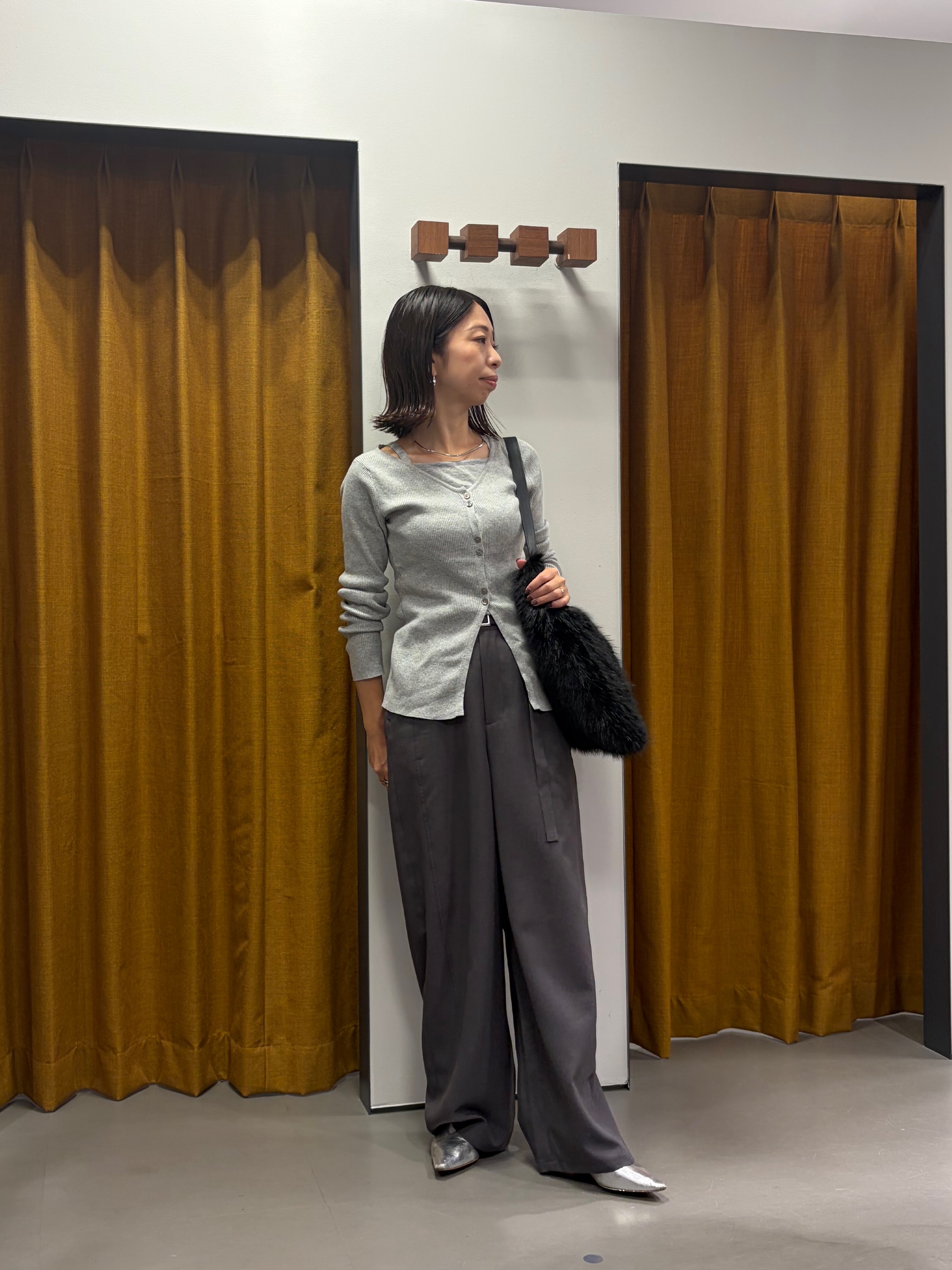 Mikoさんの「INDIVI｜ベルト付きバレルパンツ」を使ったコーディネート