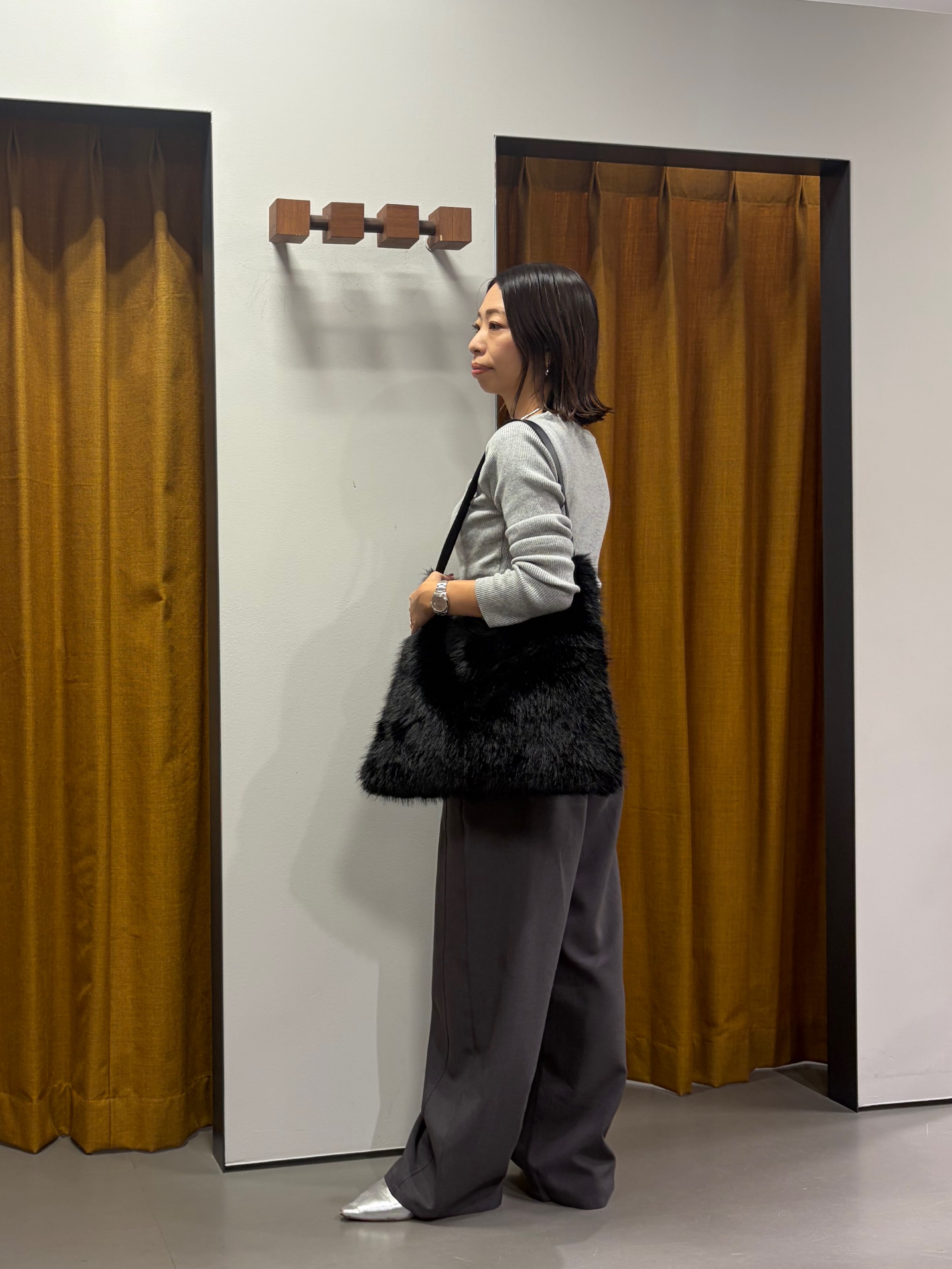 Mikoさんの「INDIVI｜ベルト付きバレルパンツ」を使ったコーディネート