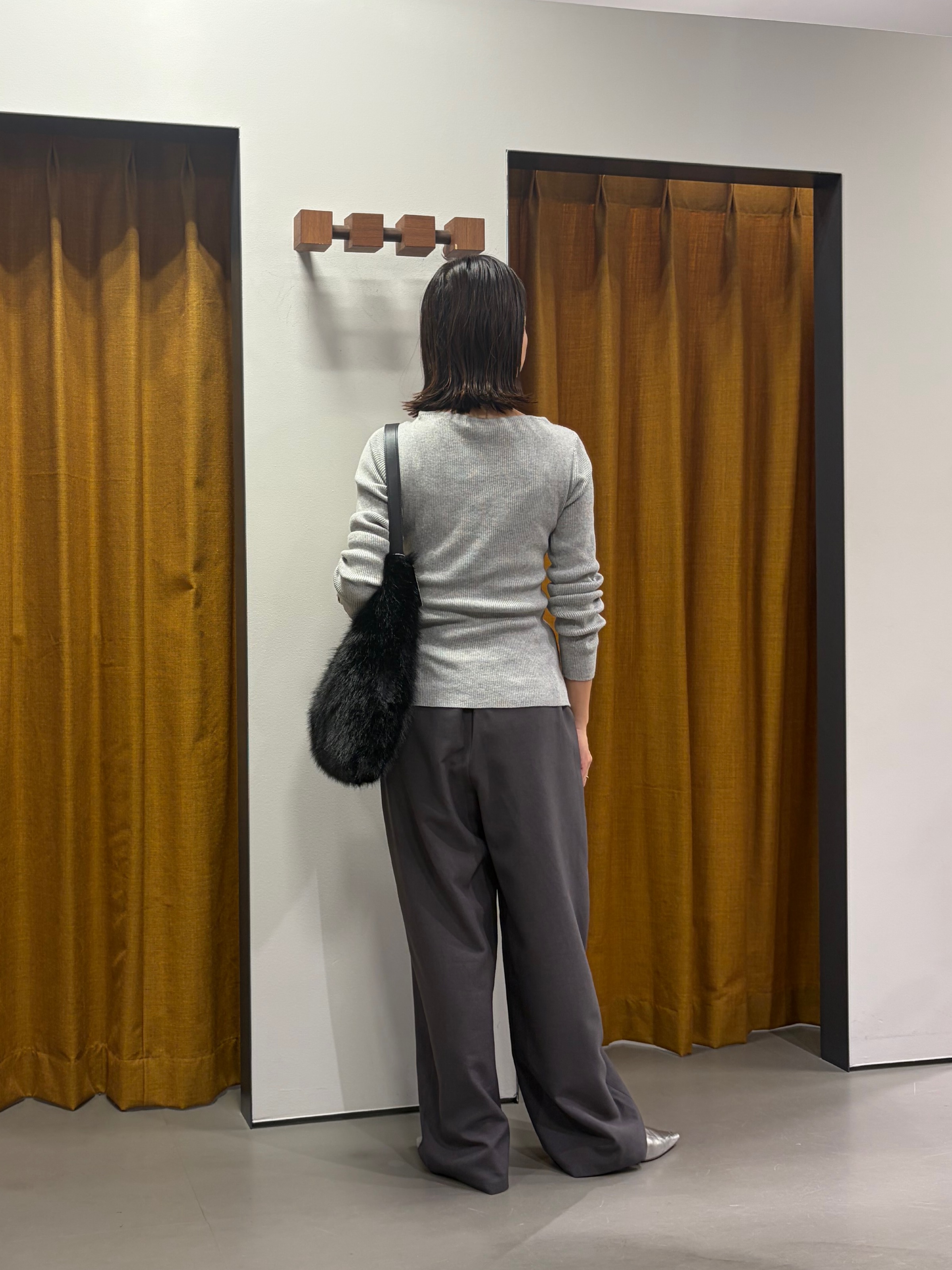 Mikoさんの「INDIVI｜ベルト付きバレルパンツ」を使ったコーディネート