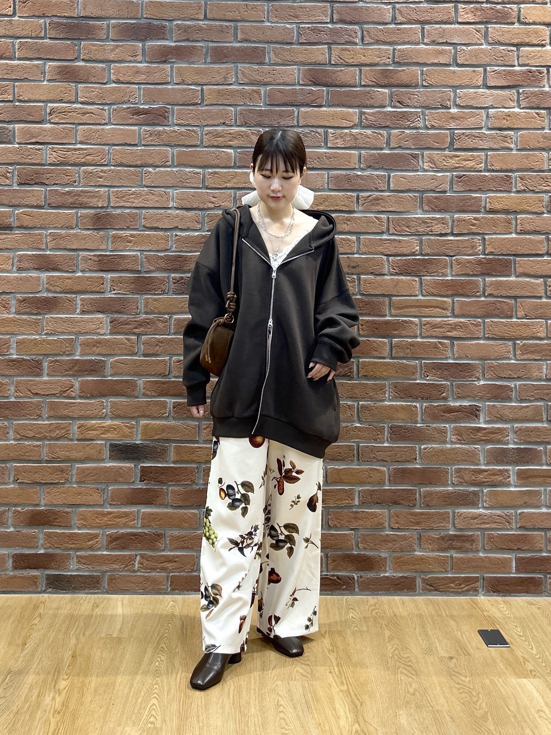Renoさんの「INDIVI｜ダンボールパーカー」を使ったコーディネート