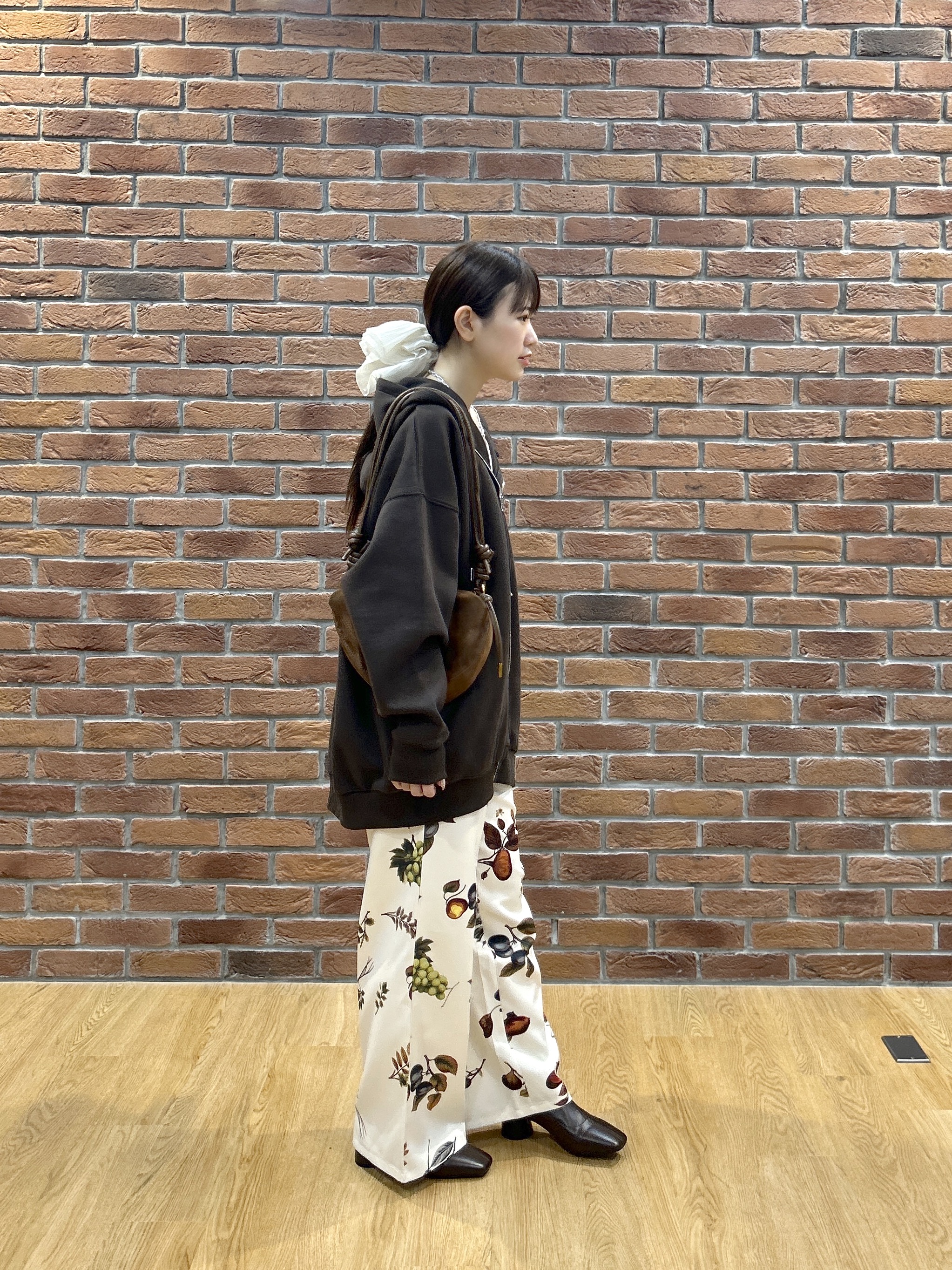 Renoさんの「INDIVI｜ダンボールパーカー」を使ったコーディネート
