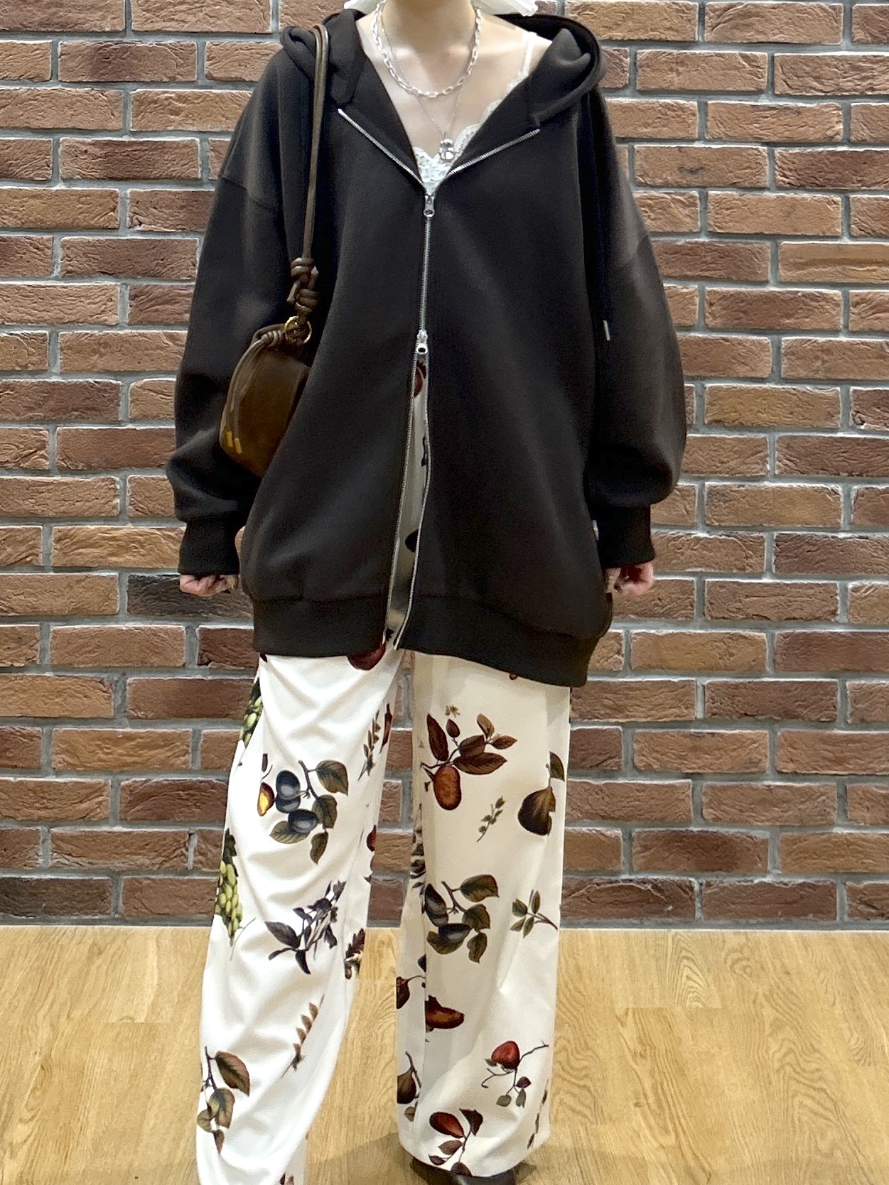 Renoさんの「INDIVI｜ダンボールパーカー」を使ったコーディネート