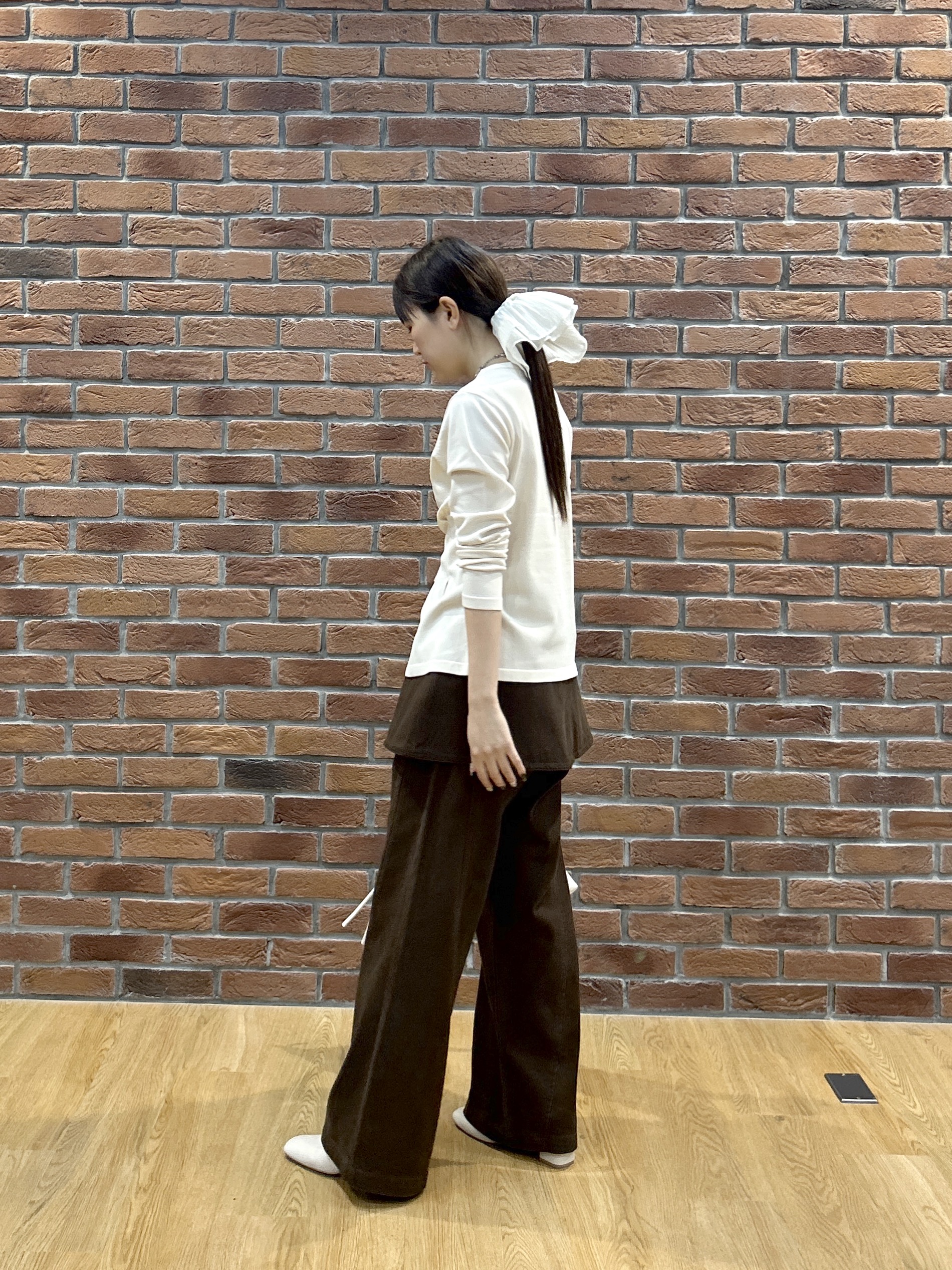 Renoさんの「INDIVI｜フロントホックコンパクトニットカーディガン」を使ったコーディネート