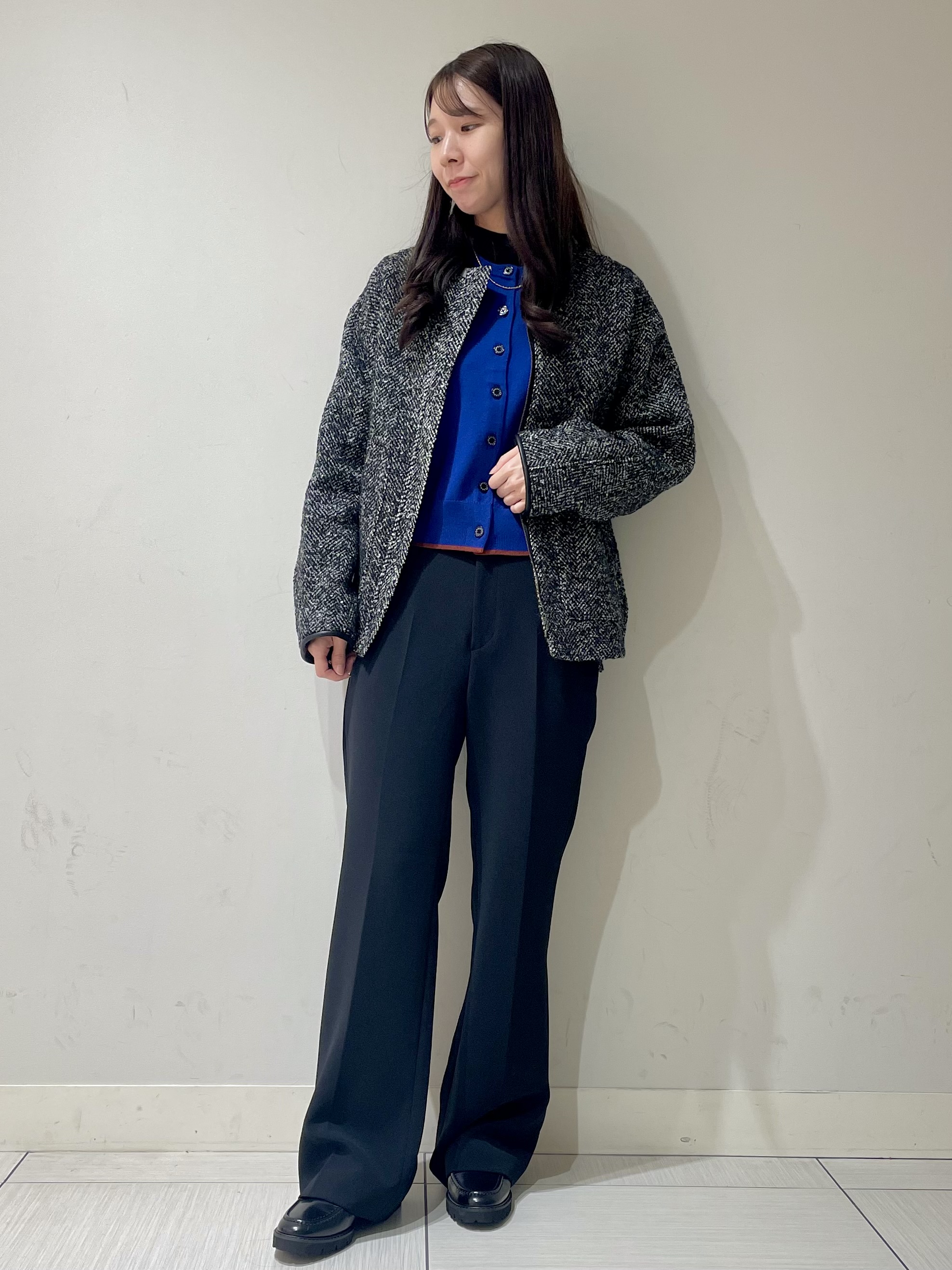 ことさんの「DRESSTERIOR｜ゼニアバル―ファキャッシュウールクルーネックカーディガン」を使ったコーディネート