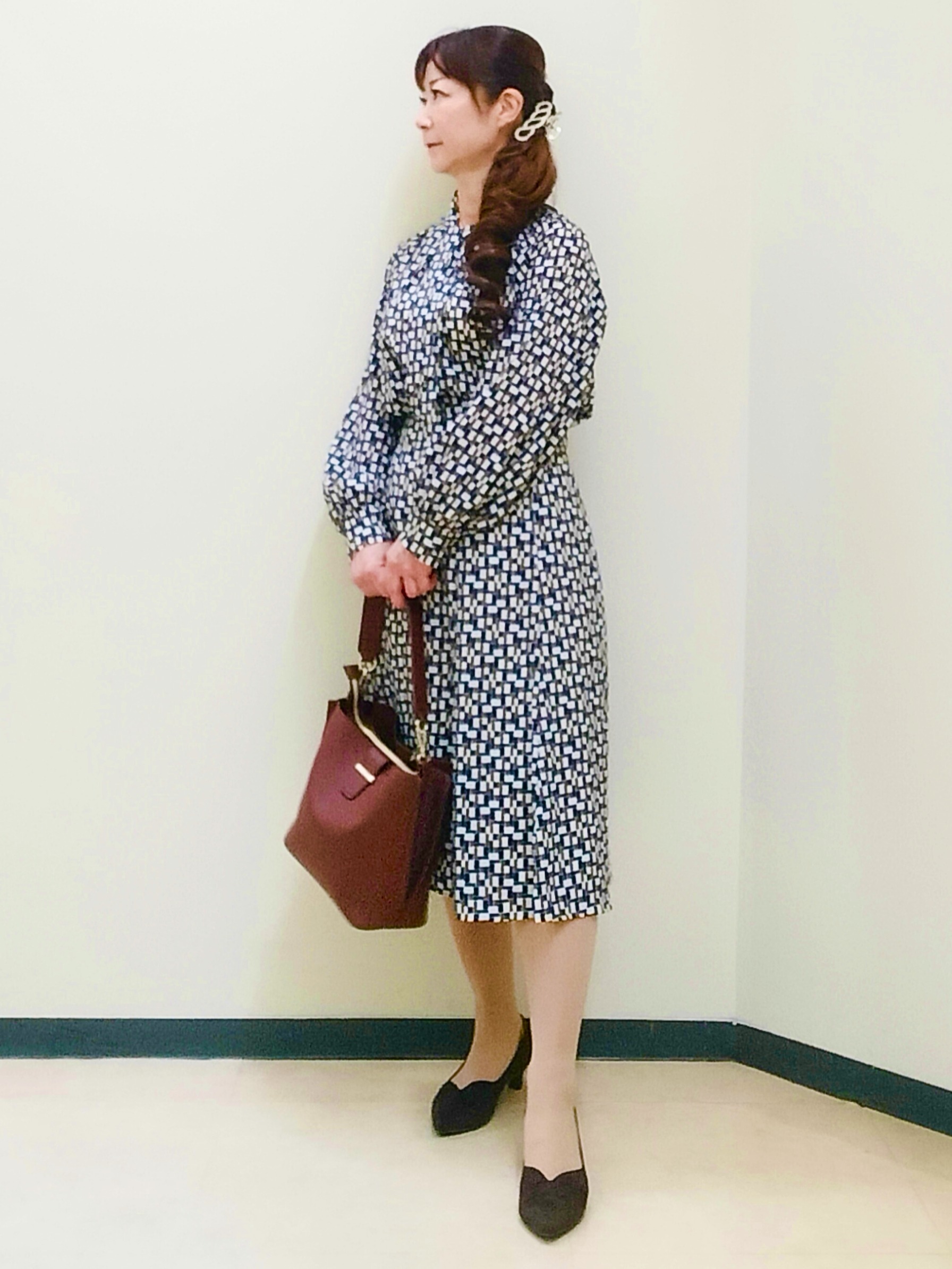 花さんの「Reflect｜【SS-4Lサイズ／セットアップ】幾何柄プリント ボウタイデザインブラウス」を使ったコーディネート
