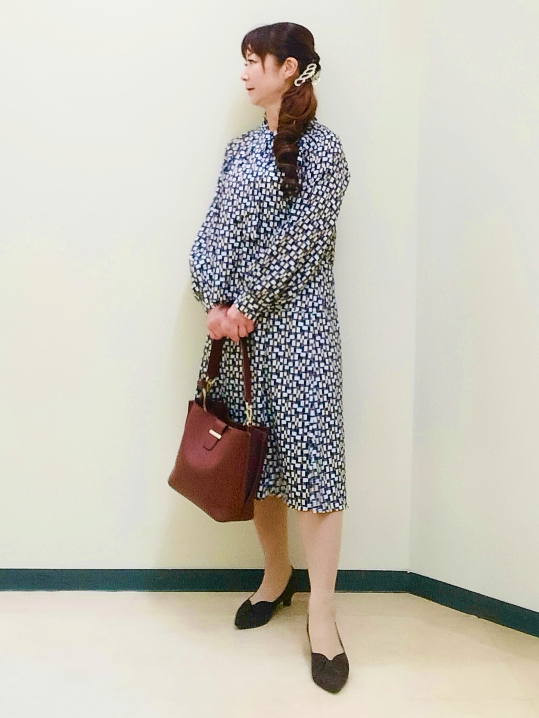 花さんの「Reflect｜【SS-4Lサイズ／セットアップ】幾何柄プリント ボウタイデザインブラウス」を使ったコーディネート