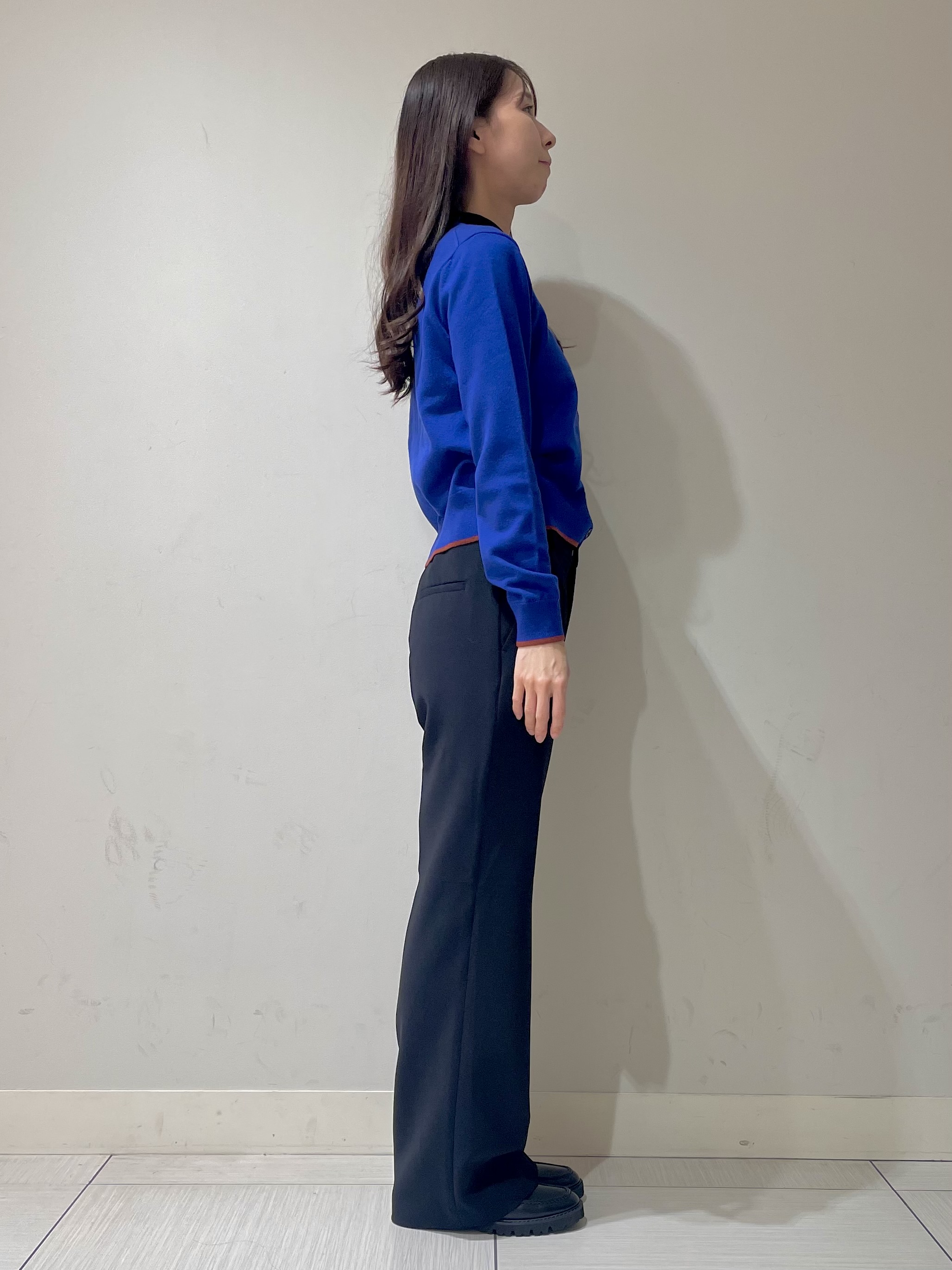 ことさんの「DRESSTERIOR｜ゼニアバル―ファキャッシュウールクルーネックカーディガン」を使ったコーディネート