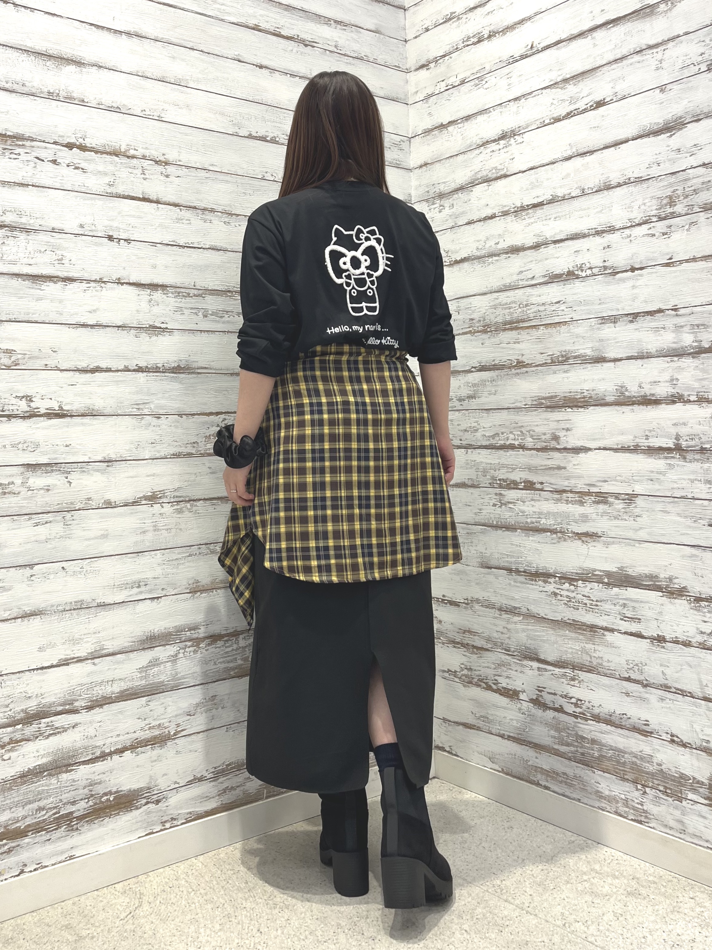 ゆっきーさんの「SHOO･LA･RUE｜【HELLO KITTYコラボ】刺繍ロンT」を使ったコーディネート