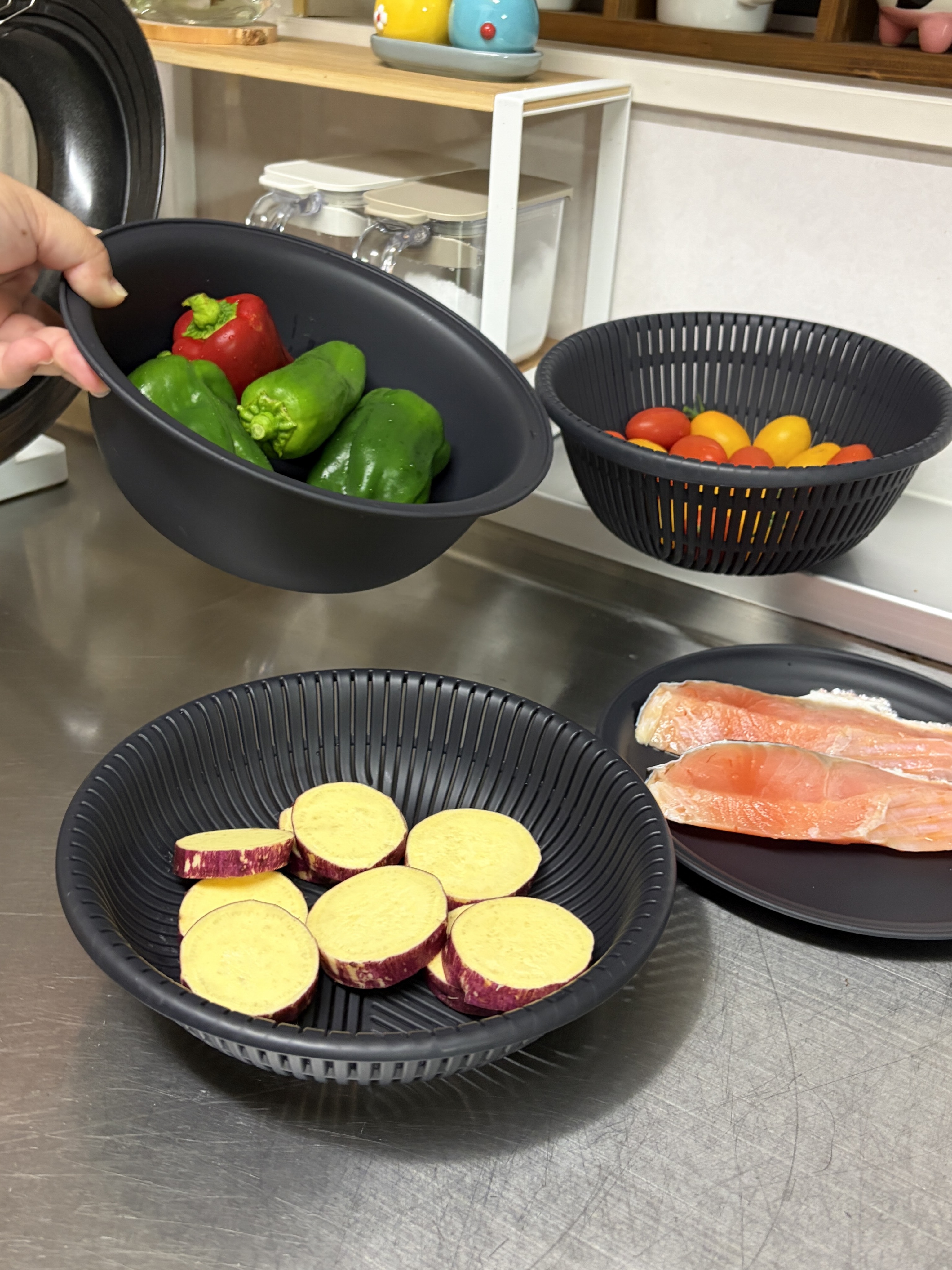 まのちゃんさんの「212 KITCHEN STORE｜きほんの道具 ザルボウル２点セット 18cm GY ＜marna  マーナ＞」を使ったコーディネート