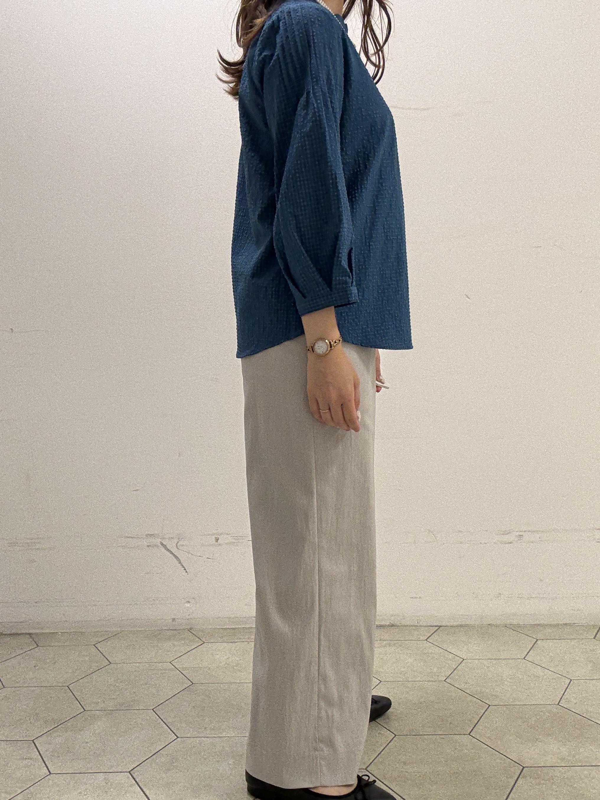 kahoさんの「INDIVI｜【初秋にピッタリ！／洗える】凹凸素材ミニスタンドトップス」を使ったコーディネート