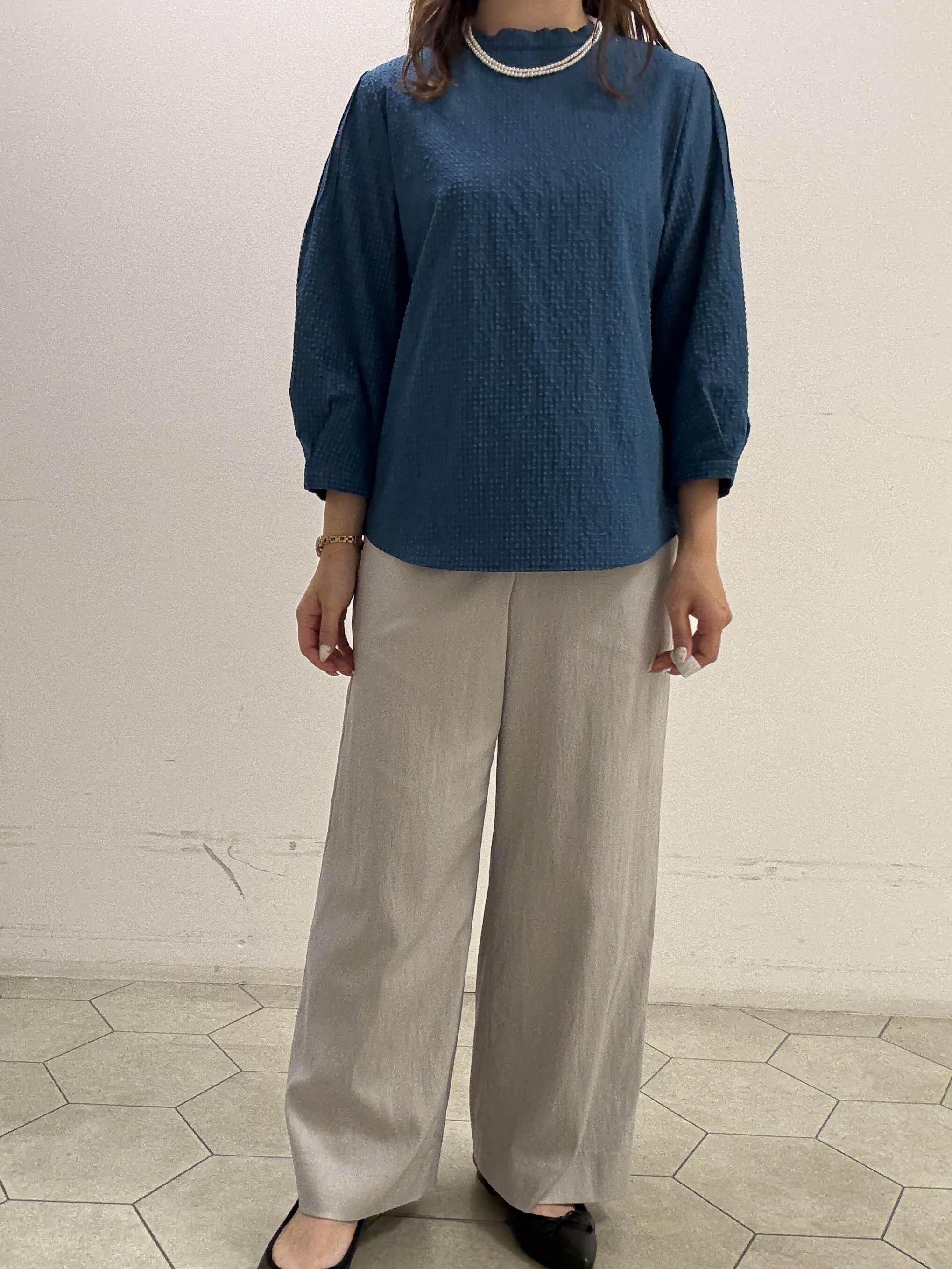 kahoさんの「INDIVI｜【初秋にピッタリ！／洗える】凹凸素材ミニスタンドトップス」を使ったコーディネート