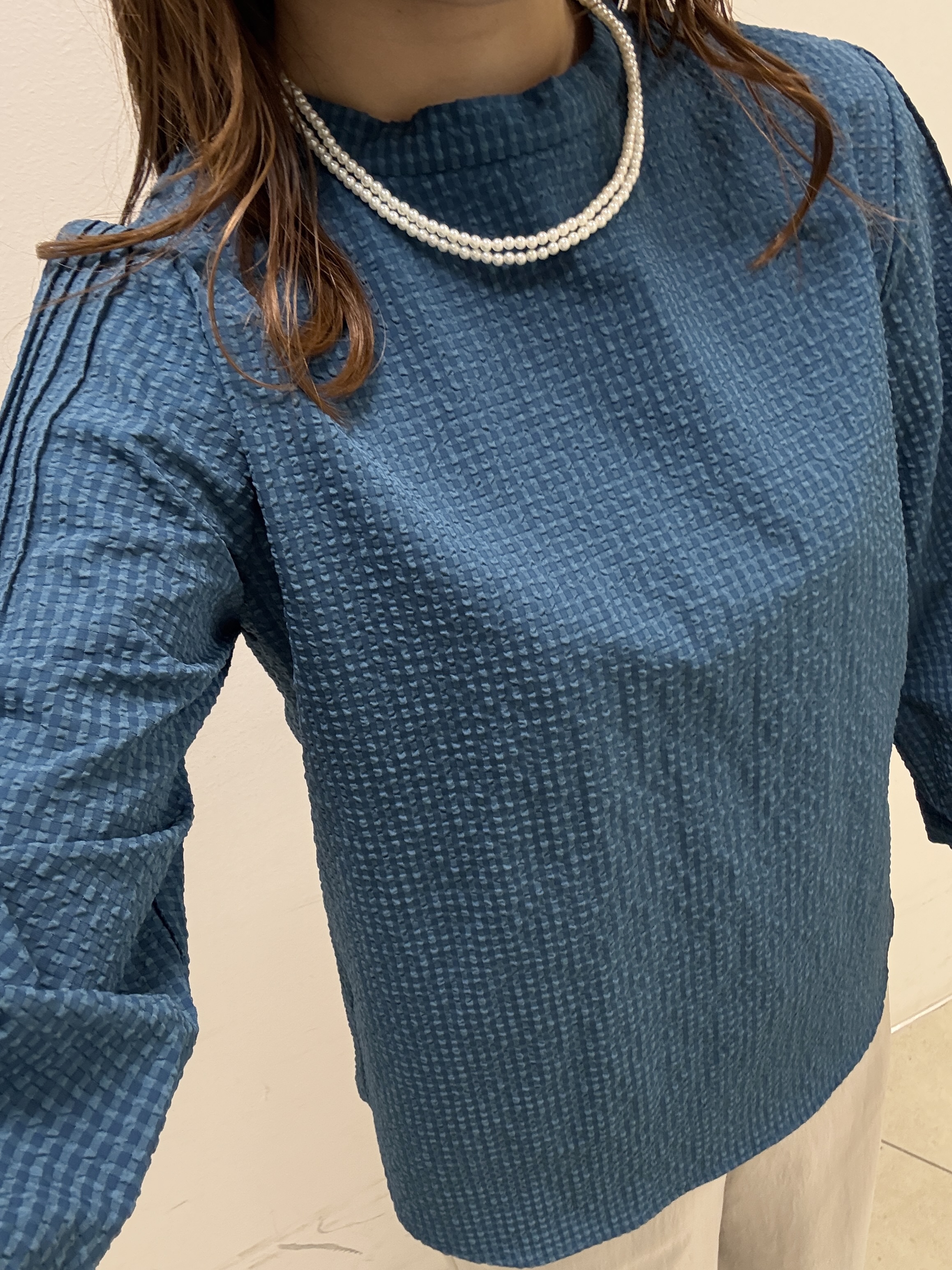 kahoさんの「INDIVI｜【初秋にピッタリ！／洗える】凹凸素材ミニスタンドトップス」を使ったコーディネート