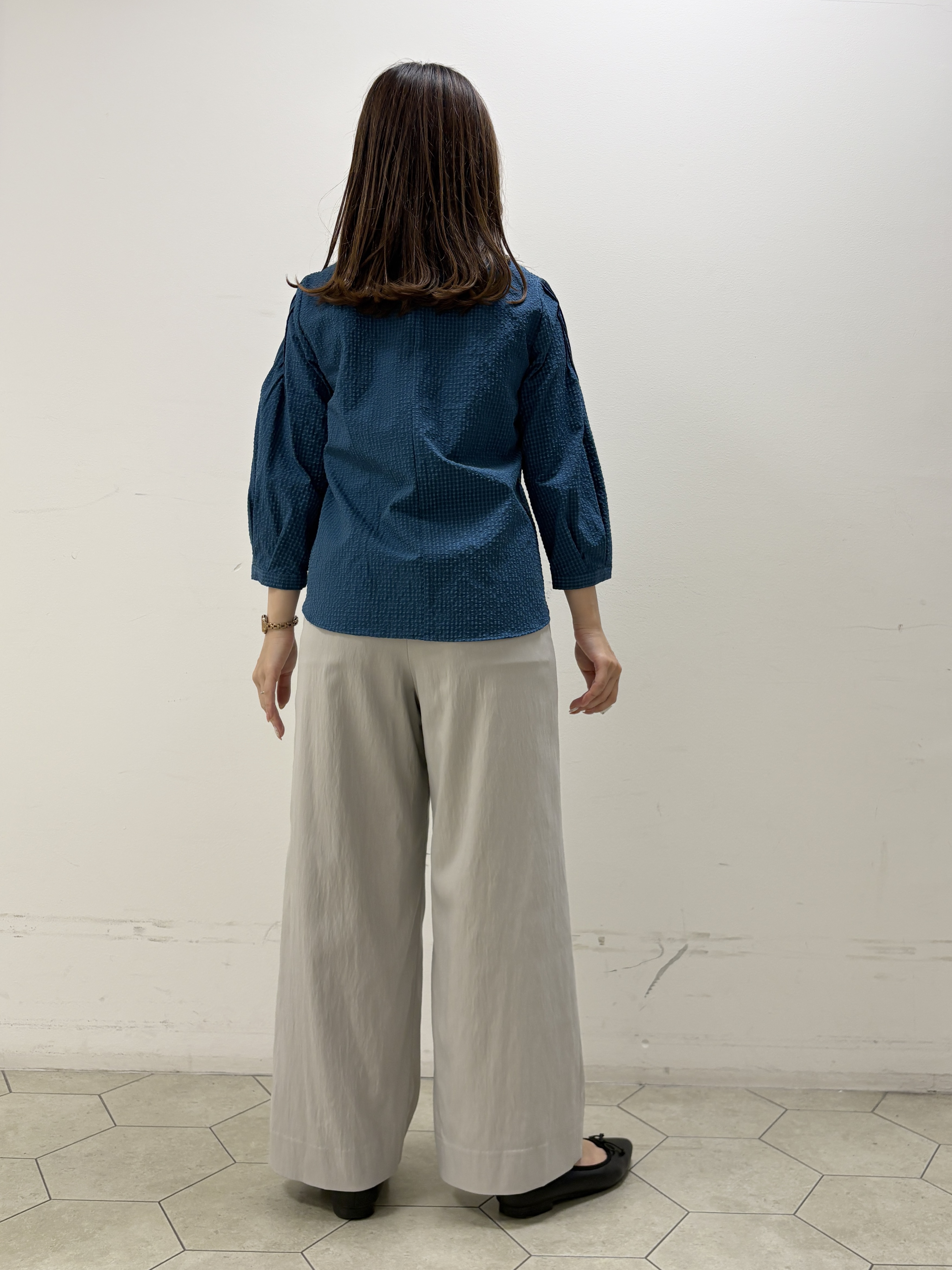 kahoさんの「INDIVI｜【初秋にピッタリ！／洗える】凹凸素材ミニスタンドトップス」を使ったコーディネート