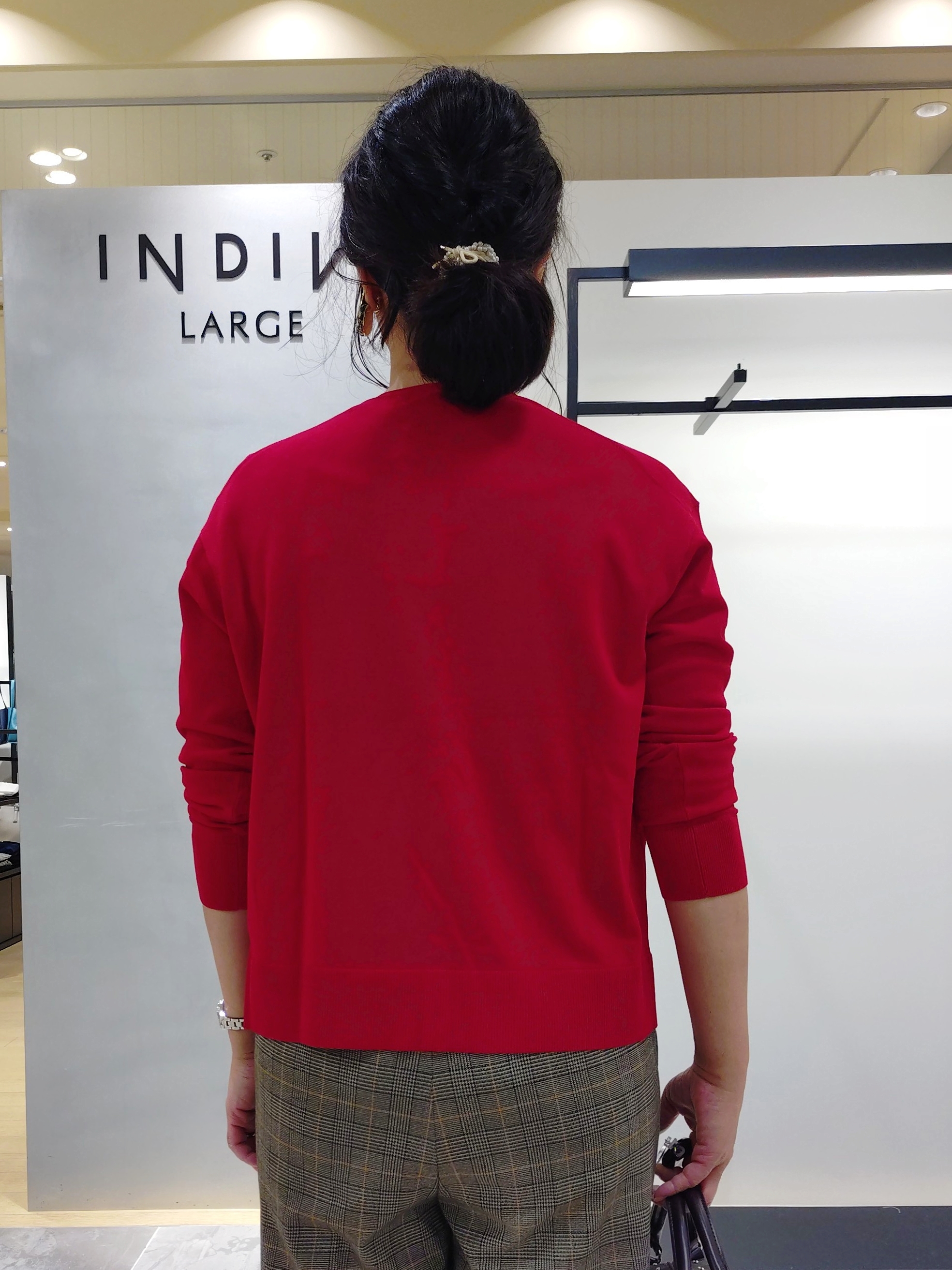 TOMOMIさんの「INDIVI｜【洗濯機OK／ストレッチ◎】ストレートワイドパンツ」を使ったコーディネート