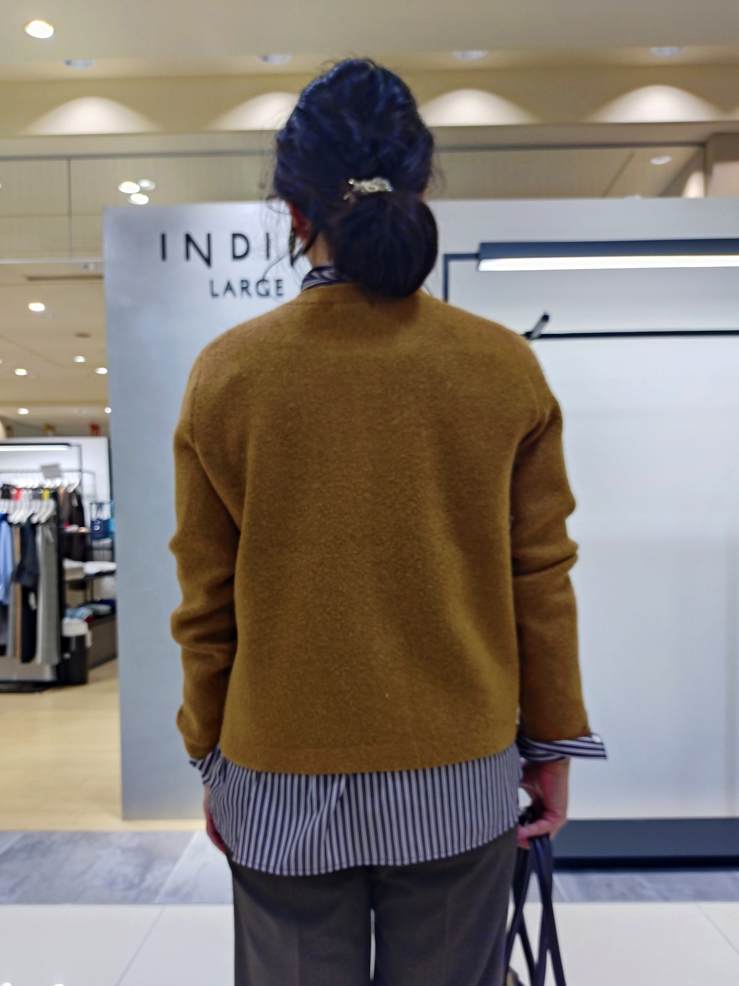 TOMOMIさんの「INDIVI｜【軽やか】ブークレニットジャケット」を使ったコーディネート
