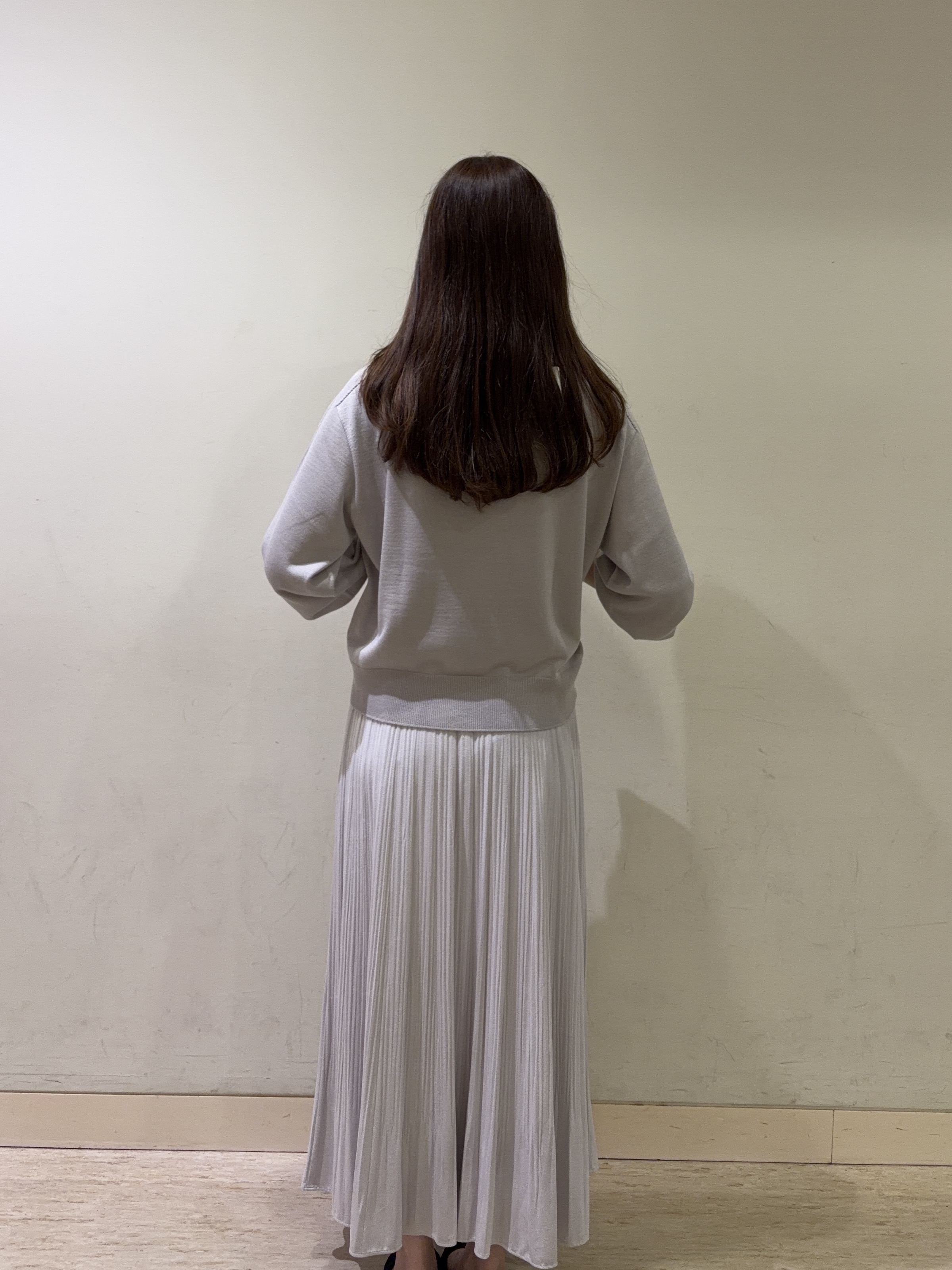 mayuさんの「UNTITLED｜【大人の抜け感/8色展開】ボリュームスリーブニットプルオーバー」を使ったコーディネート
