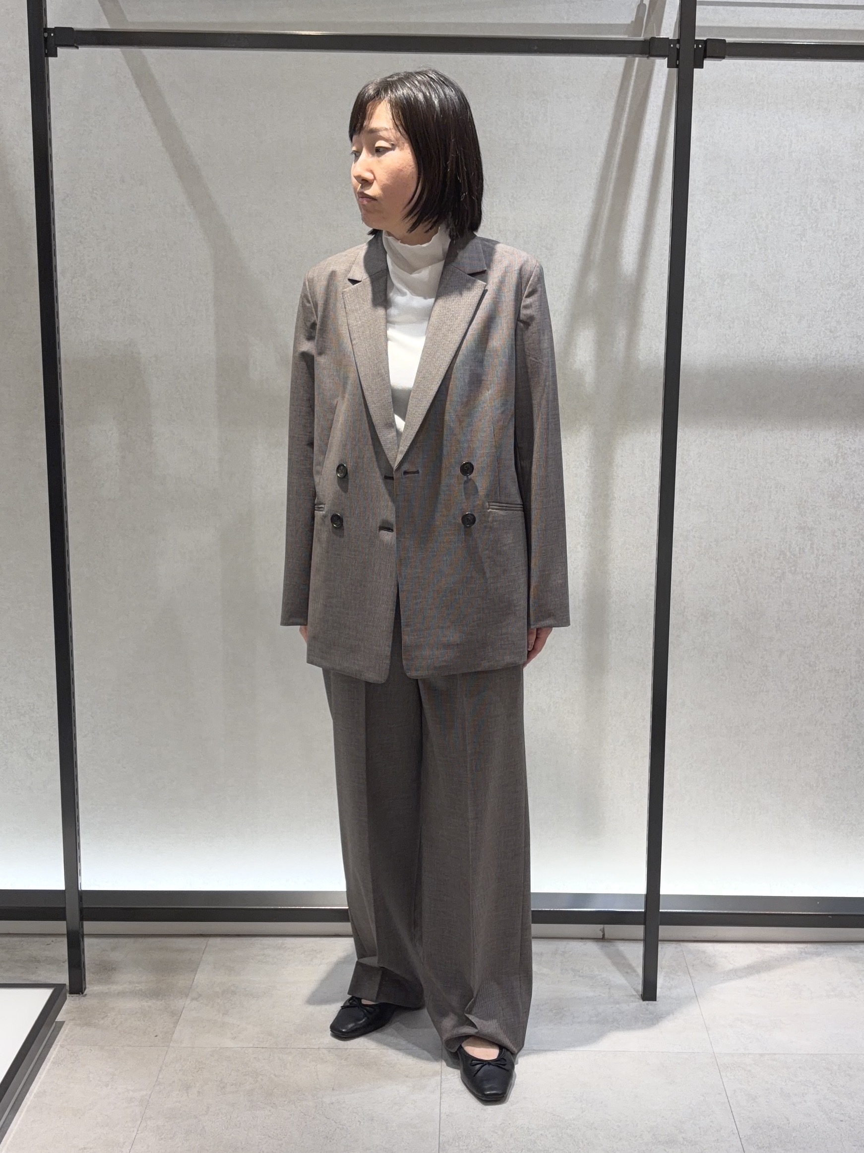 わたなべさんの「UNTITLED｜【セットアップ可/秋羽織り/お仕事スーツ】ウールブレンドダブルジャケット」を使ったコーディネート