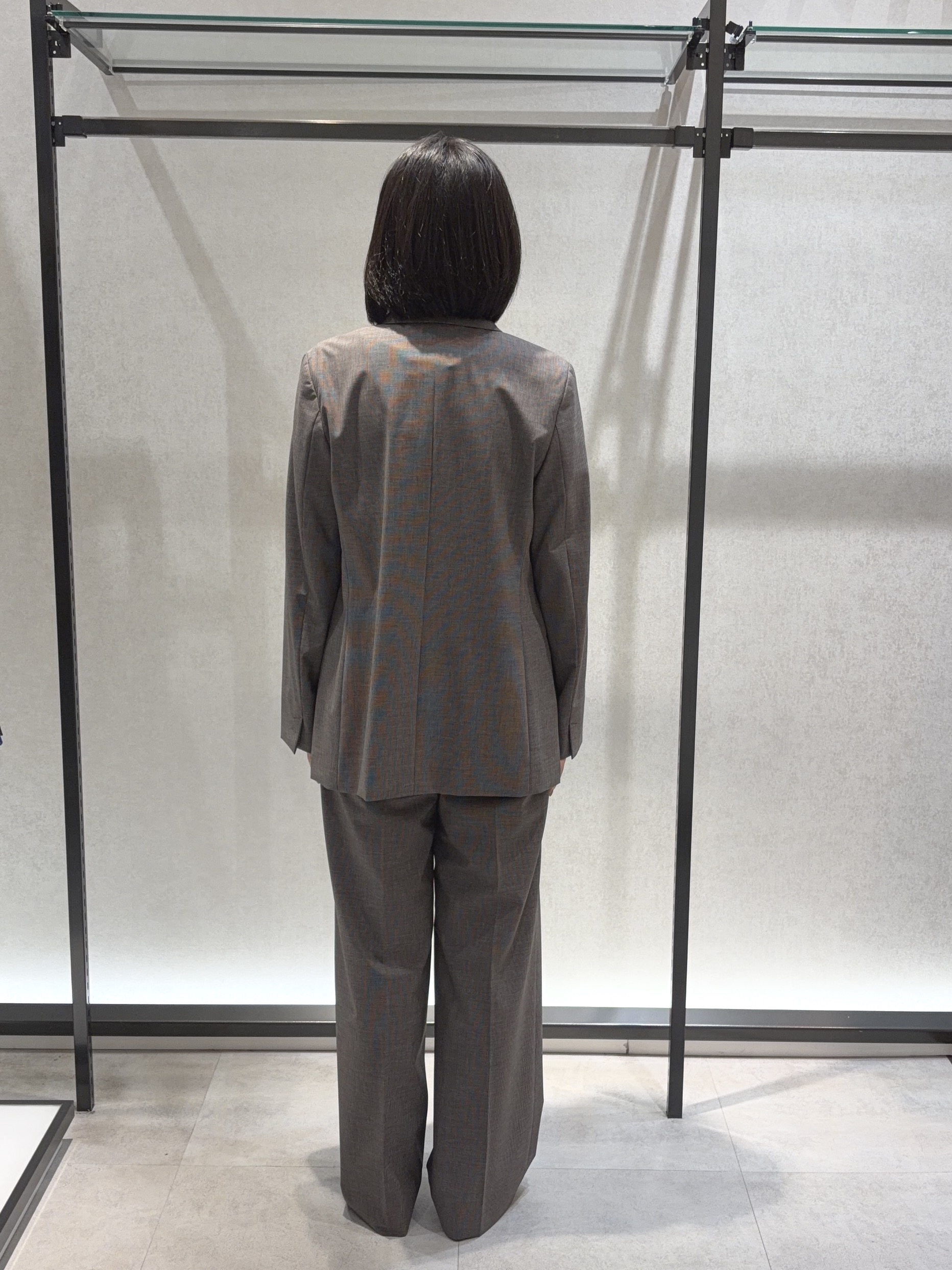 わたなべさんの「UNTITLED｜【セットアップ可/秋羽織り/お仕事スーツ】ウールブレンドダブルジャケット」を使ったコーディネート