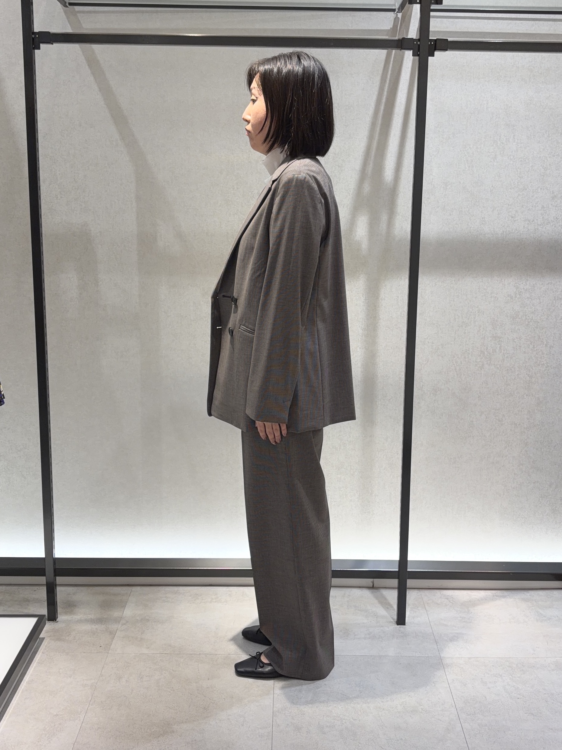わたなべさんの「UNTITLED｜【セットアップ可/秋羽織り/お仕事スーツ】ウールブレンドダブルジャケット」を使ったコーディネート