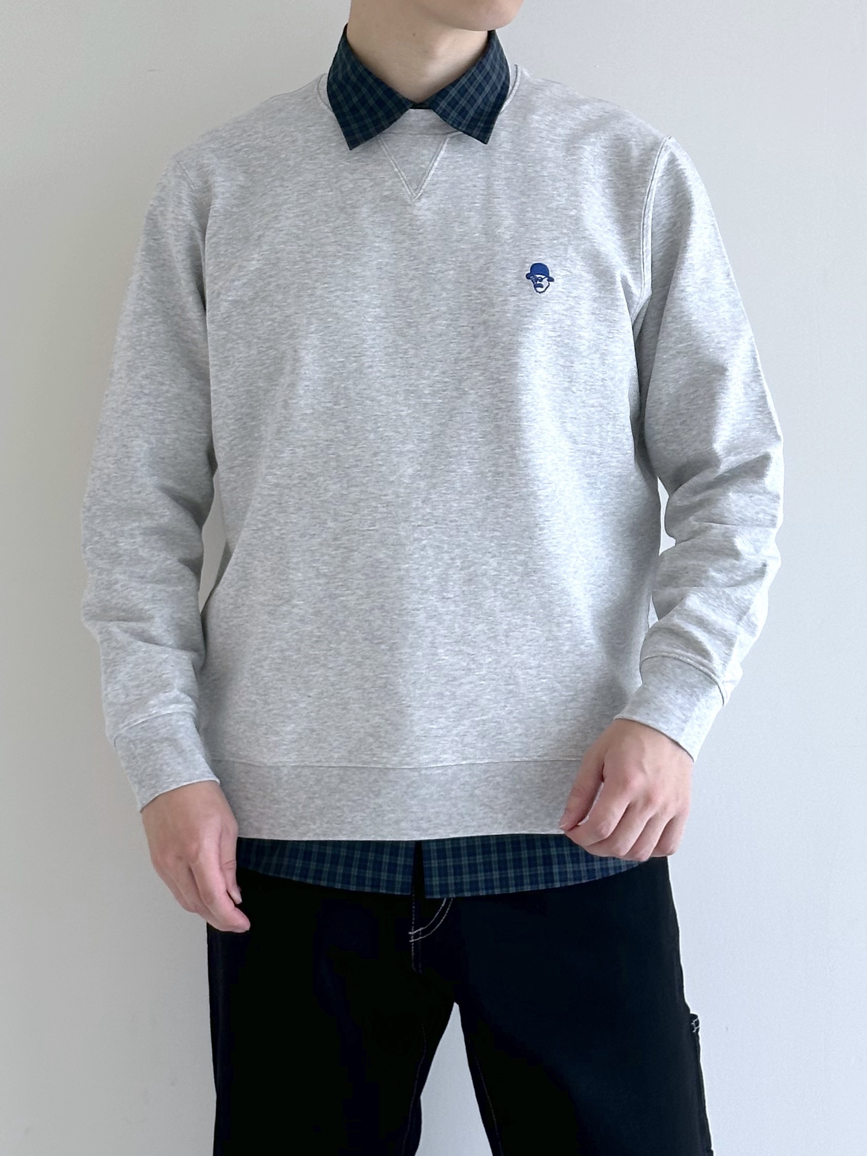 イッシーさんの「TAKEO KIKUCHI｜ワンポイント刺繍 ミニ裏毛 プルオーバージャージ」を使ったコーディネート