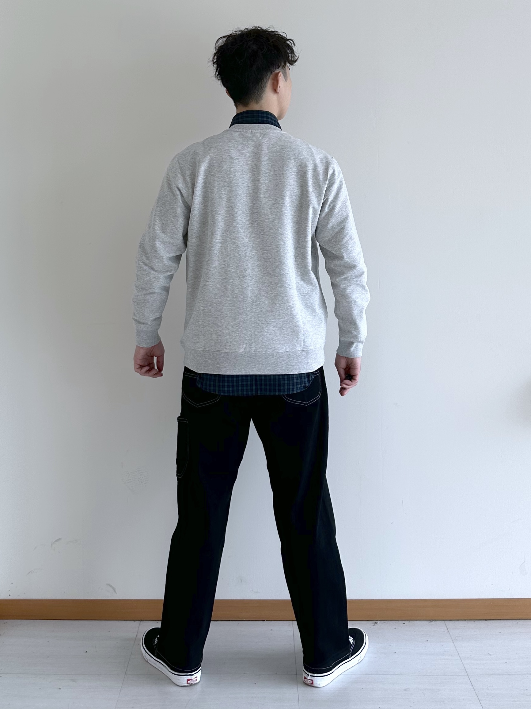 イッシーさんの「TAKEO KIKUCHI｜ワンポイント刺繍 ミニ裏毛 プルオーバージャージ」を使ったコーディネート