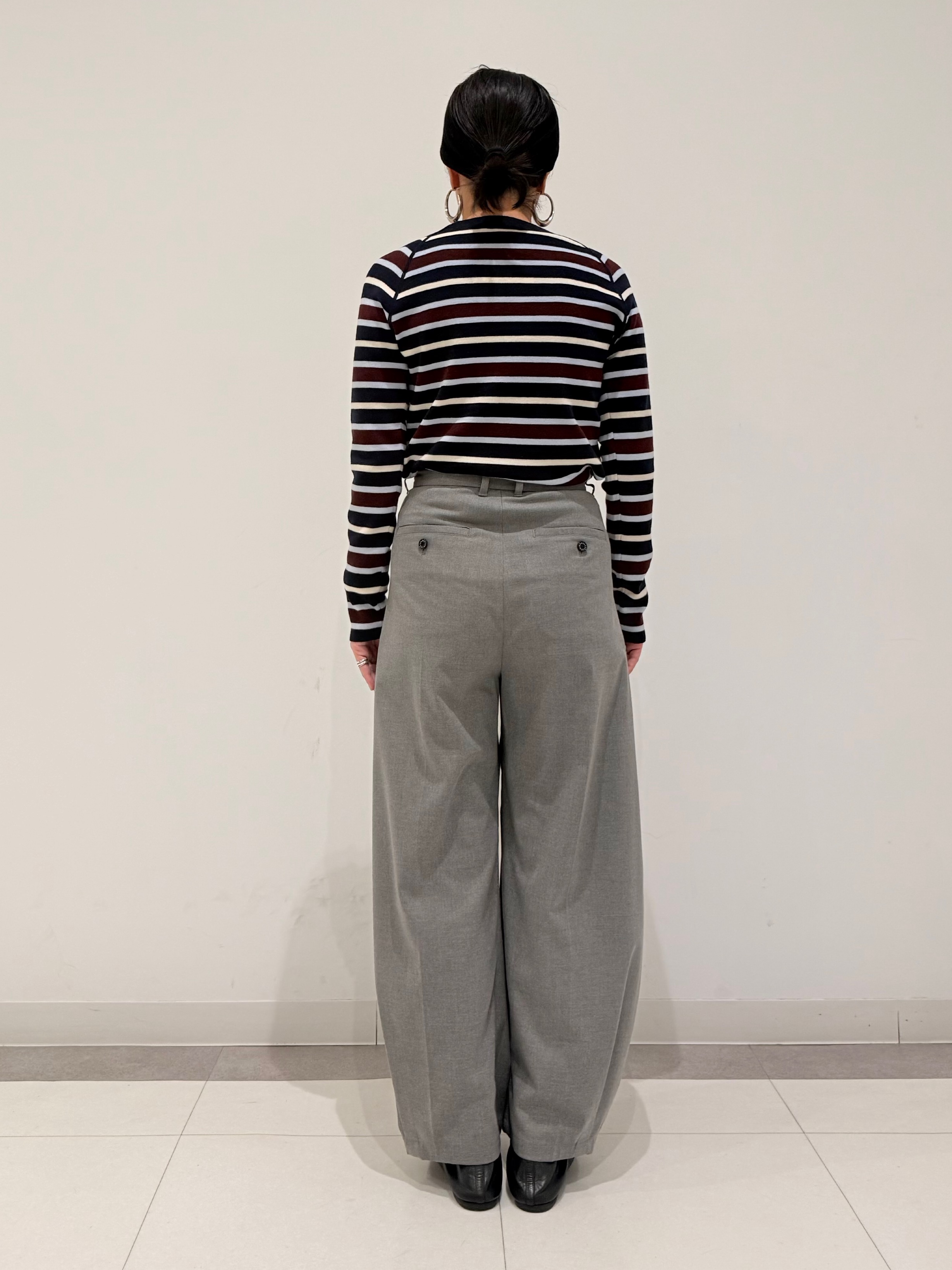 MIYAKAWAさんの「DRESSTERIOR｜ストレッチ フルニードルボーダーニット」を使ったコーディネート