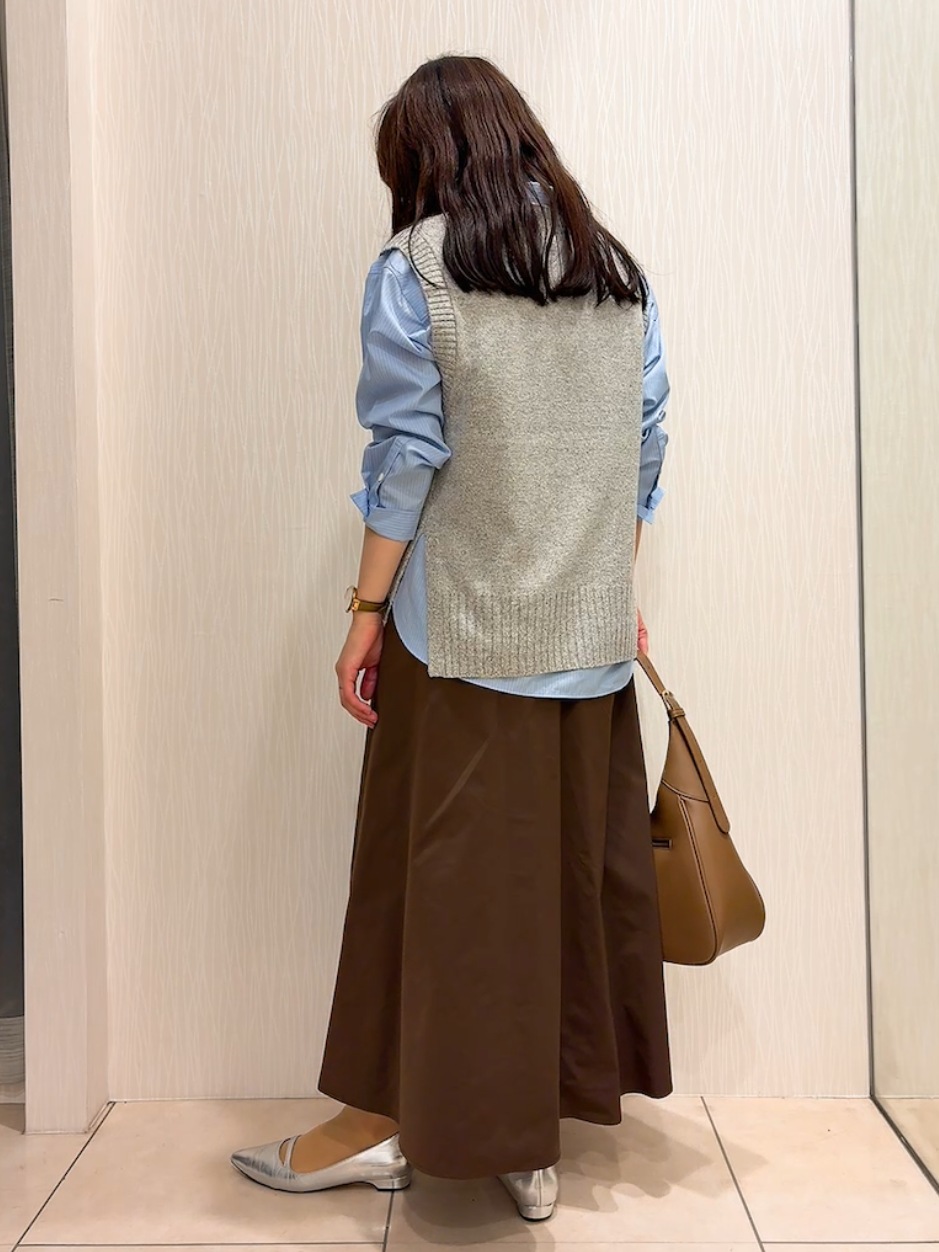 SAHOさんの「UNTITLED｜【5色展開/手洗い可】ローシルクウールニットベスト」を使ったコーディネート