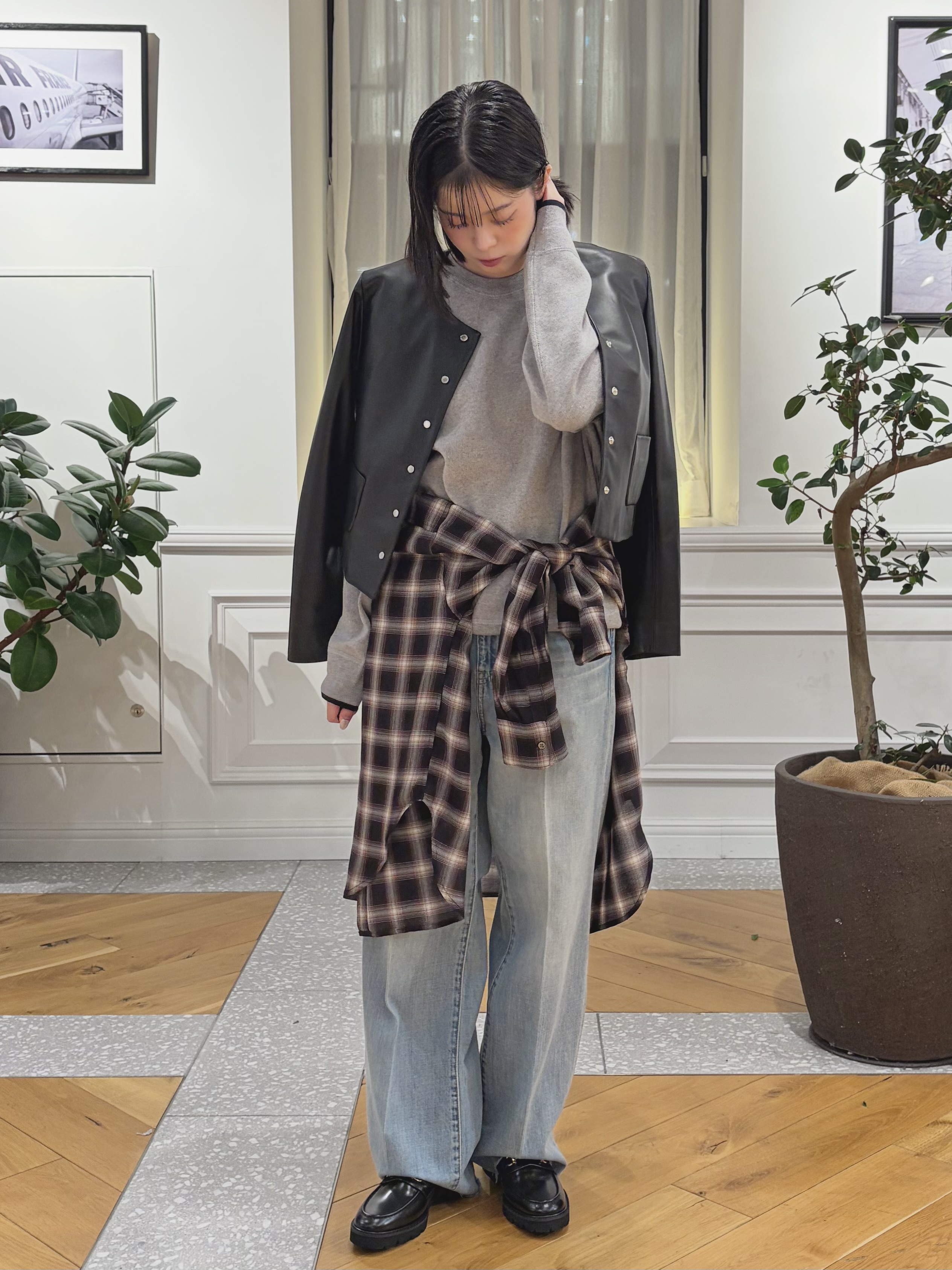 pupiさんの「DRESSTERIOR｜【軽量レザー】ノーカラー ラムレザージャケット」を使ったコーディネート