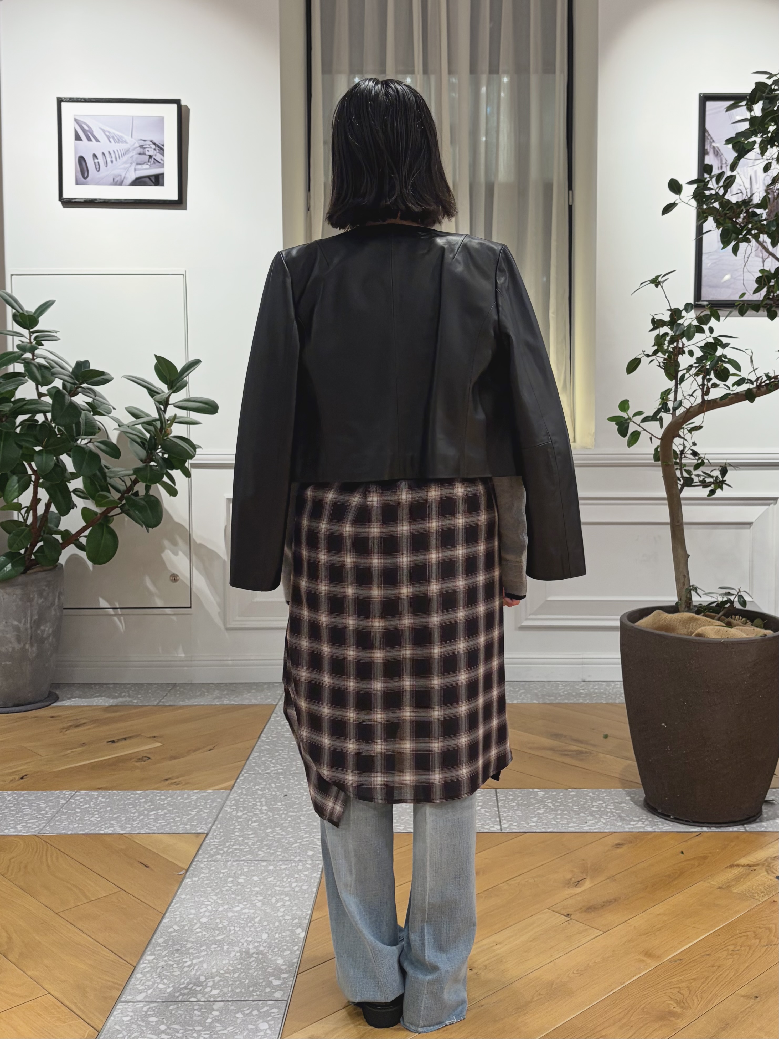 pupiさんの「DRESSTERIOR｜【軽量レザー】ノーカラー ラムレザージャケット」を使ったコーディネート