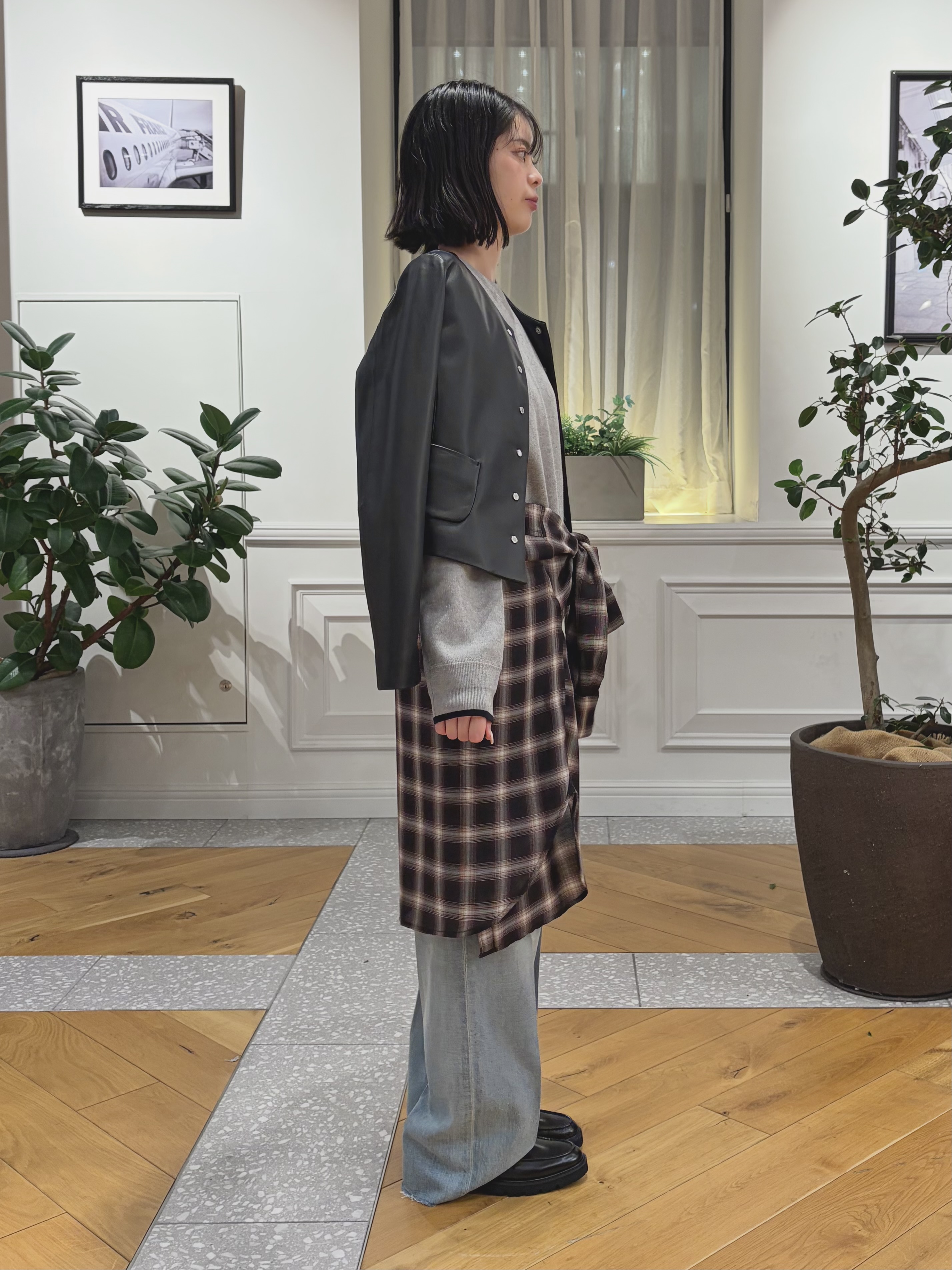 pupiさんの「DRESSTERIOR｜【軽量レザー】ノーカラー ラムレザージャケット」を使ったコーディネート