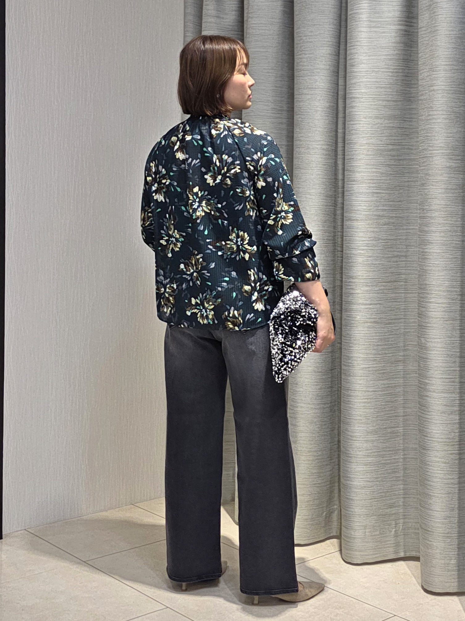 naokoさんの「UNTITLED｜【秋映え/花柄】フラワープリントブラウス」を使ったコーディネート