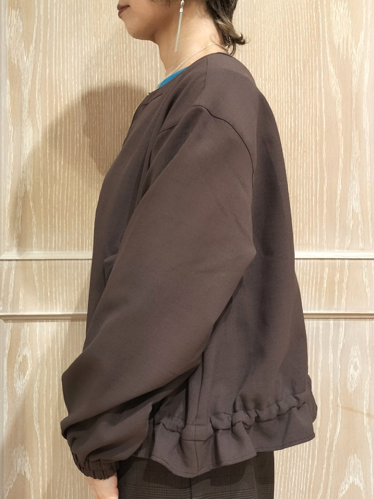 YUKIさんの「SHOO･LA･RUE｜【洗濯後しわになりにくい/S-LL】裾ドロストフリルブルゾン」を使ったコーディネート