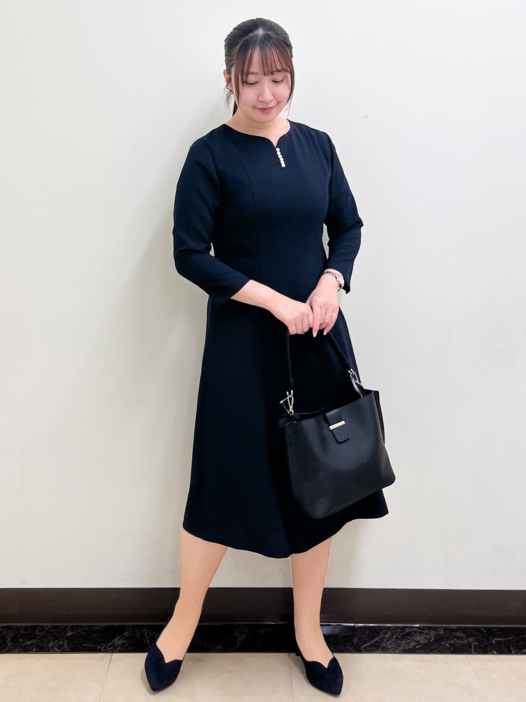 mikikoさんの「Reflect｜【SS-4Lサイズ】パール調パーツデザイン ノーカラーワンピース」を使ったコーディネート