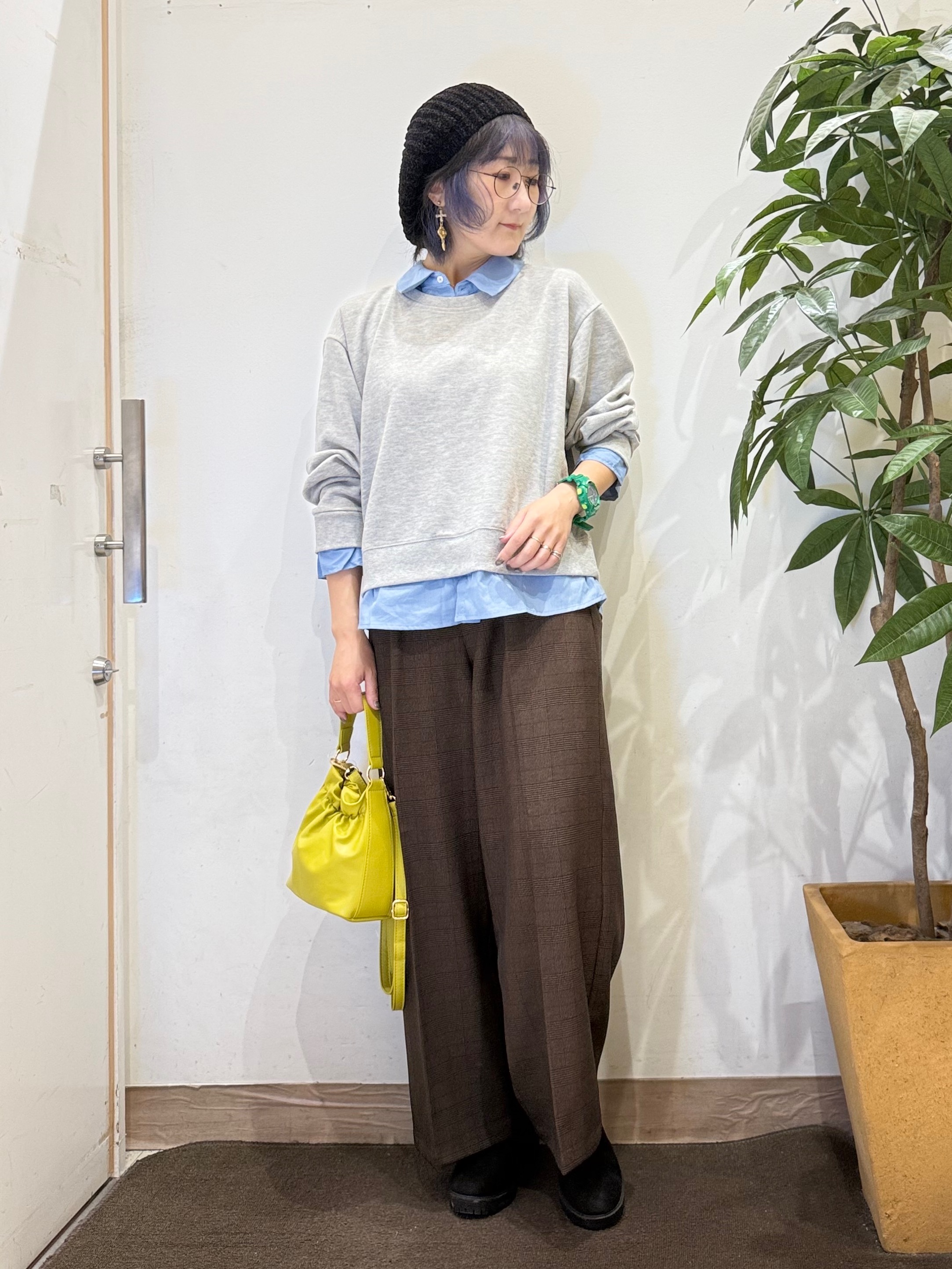 misakiさんの「SHOO･LA･RUE｜シャツレイヤードプルオーバーアソート」を使ったコーディネート