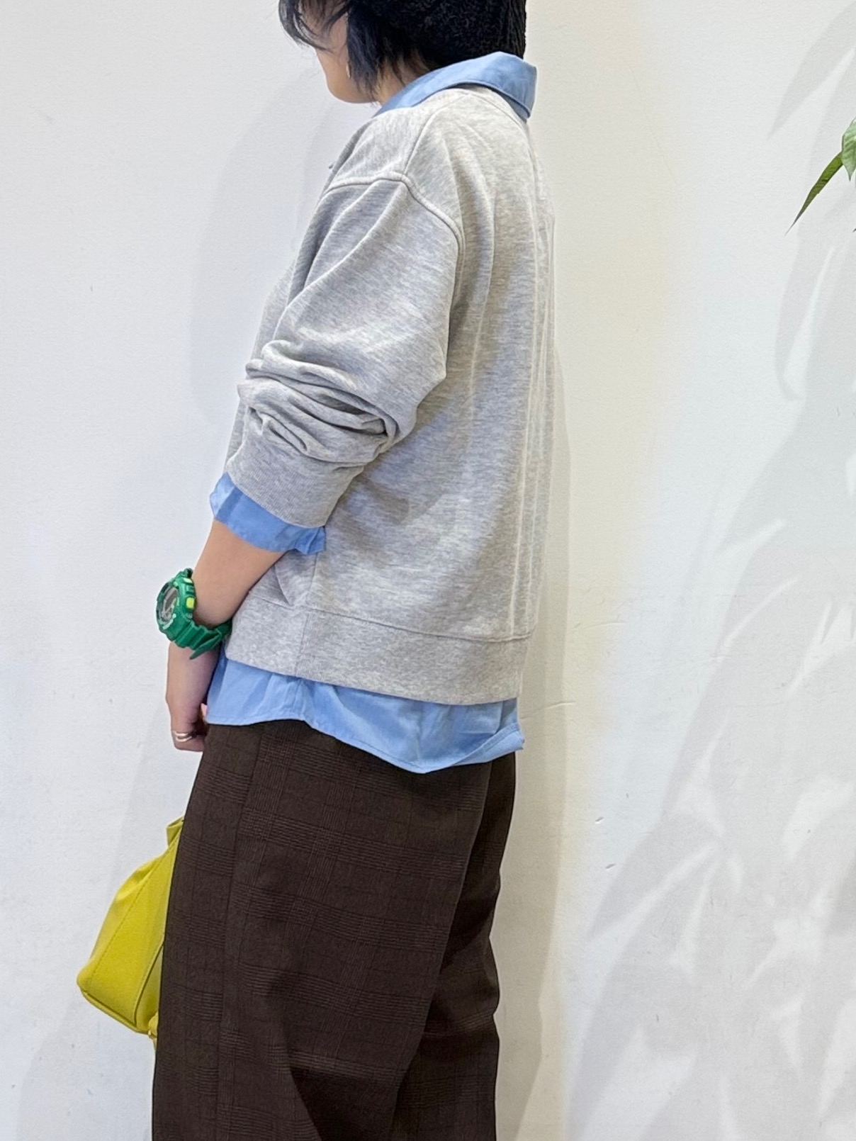 misakiさんの「SHOO･LA･RUE｜シャツレイヤードプルオーバーアソート」を使ったコーディネート