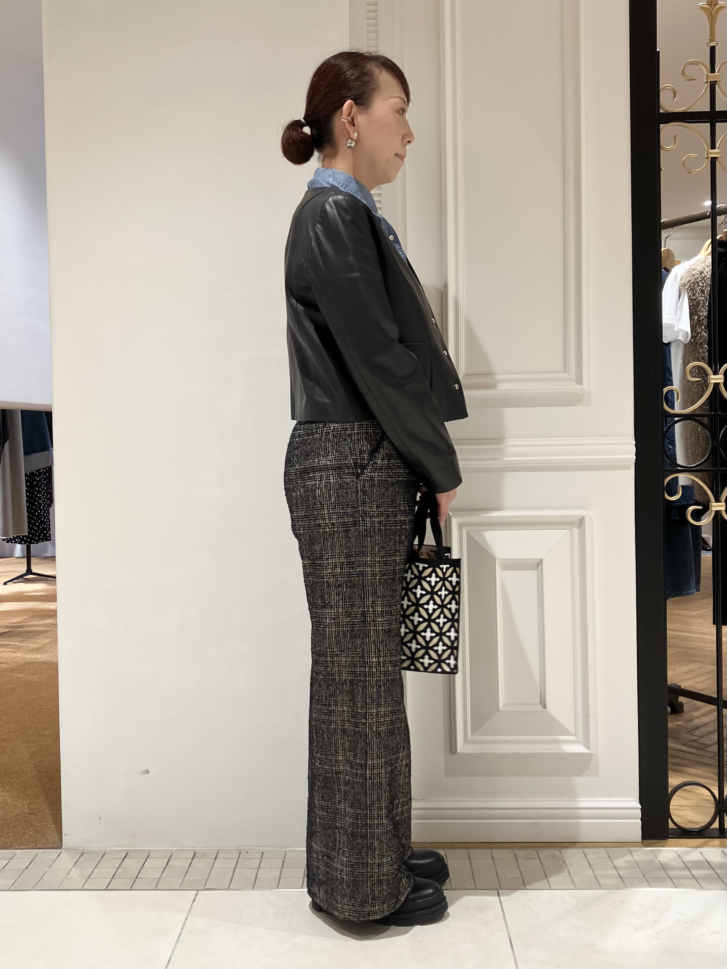 TAJIさんの「DRESSTERIOR｜【軽量レザー】ノーカラー ラムレザージャケット」を使ったコーディネート