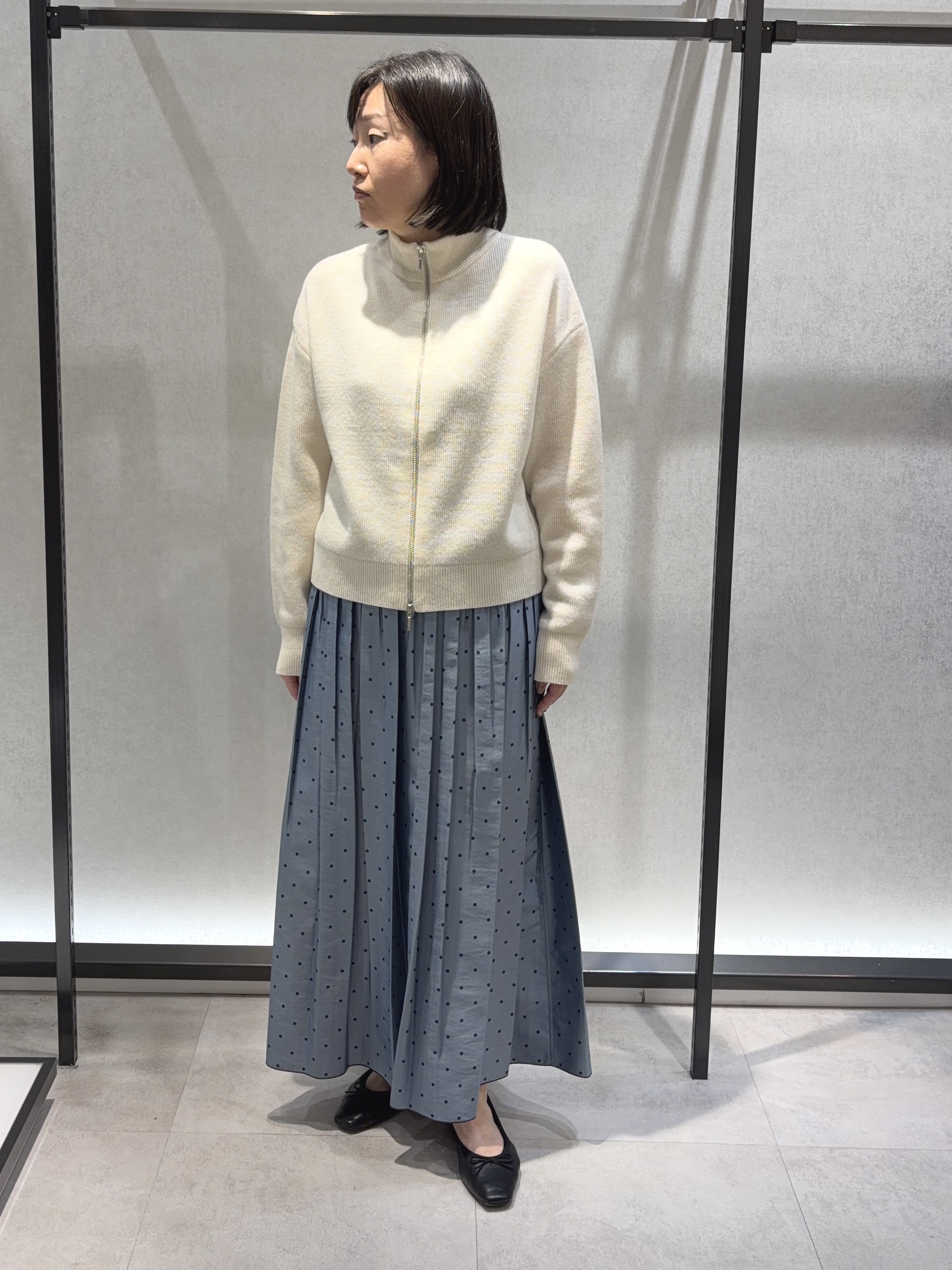 わたなべさんの「UNTITLED｜【秋羽織り/ニット】ウールジップカーディガン」を使ったコーディネート