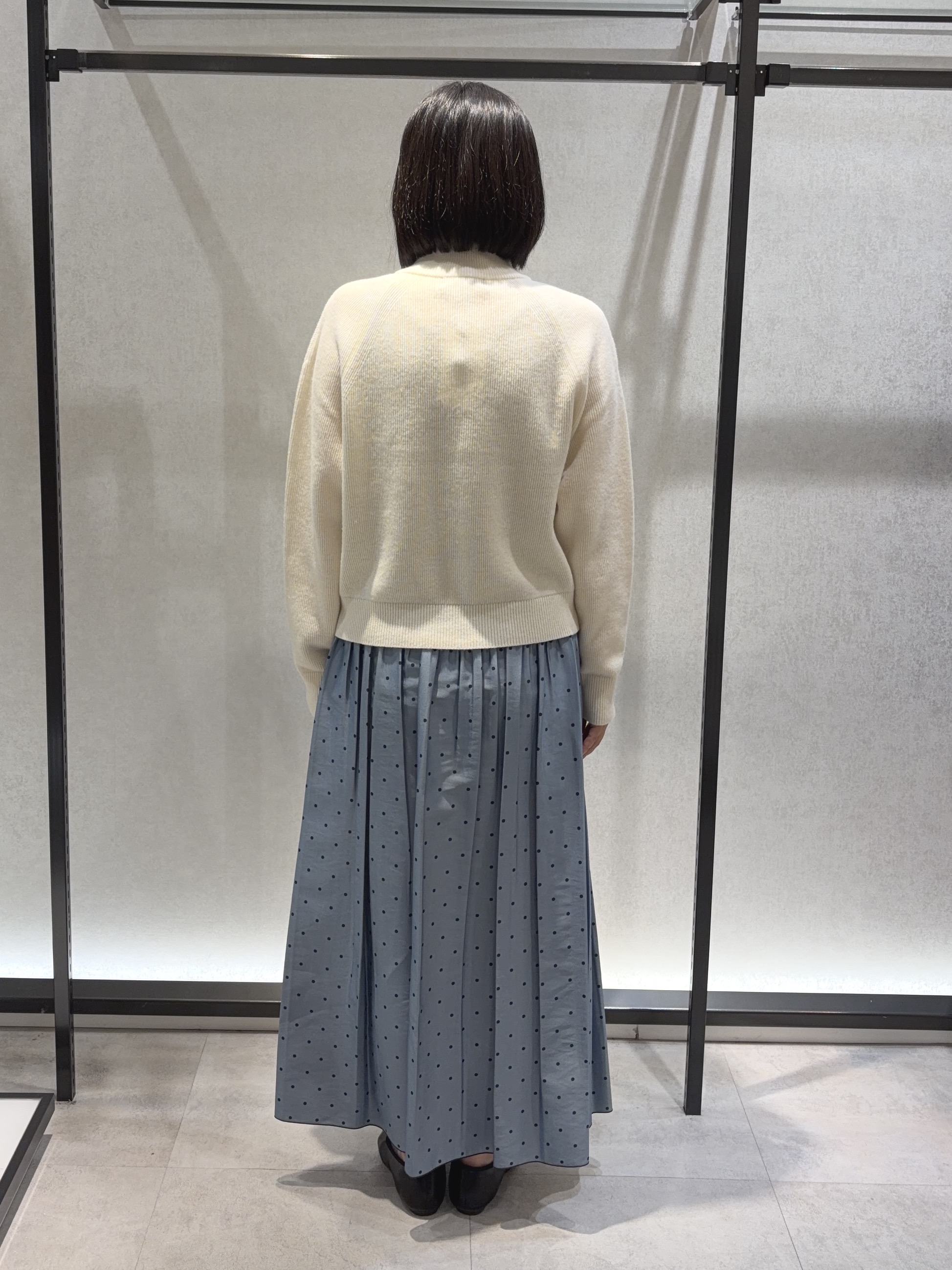 わたなべさんの「UNTITLED｜【秋羽織り/ニット】ウールジップカーディガン」を使ったコーディネート