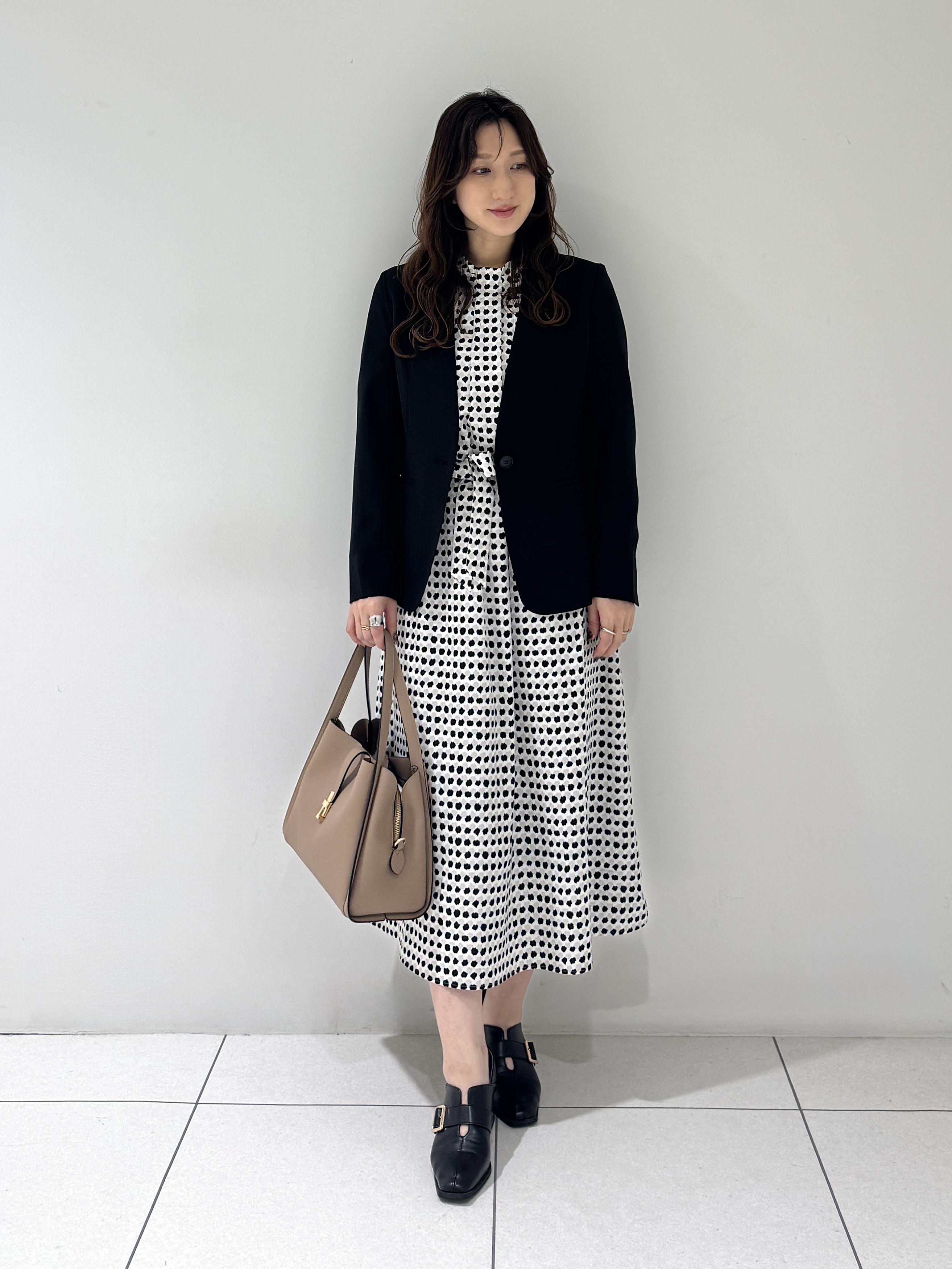 そんさんの「INDIVI｜【初秋/UVケア/着る日傘】カラーレスジャケット」を使ったコーディネート