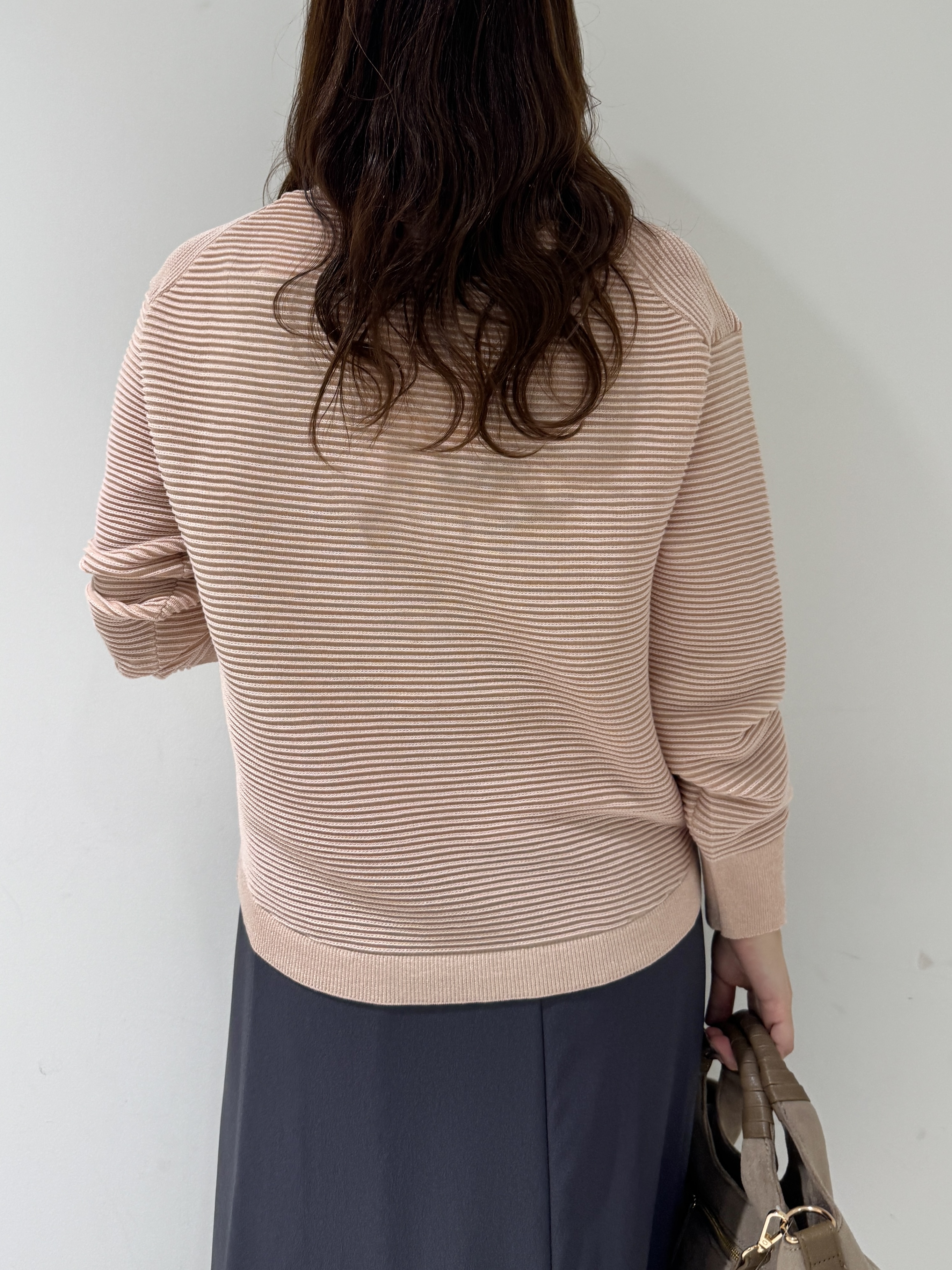 そんさんの「INDIVI｜◆【ウール混／体型カバー】ラメガーター編み Vネックニット」を使ったコーディネート