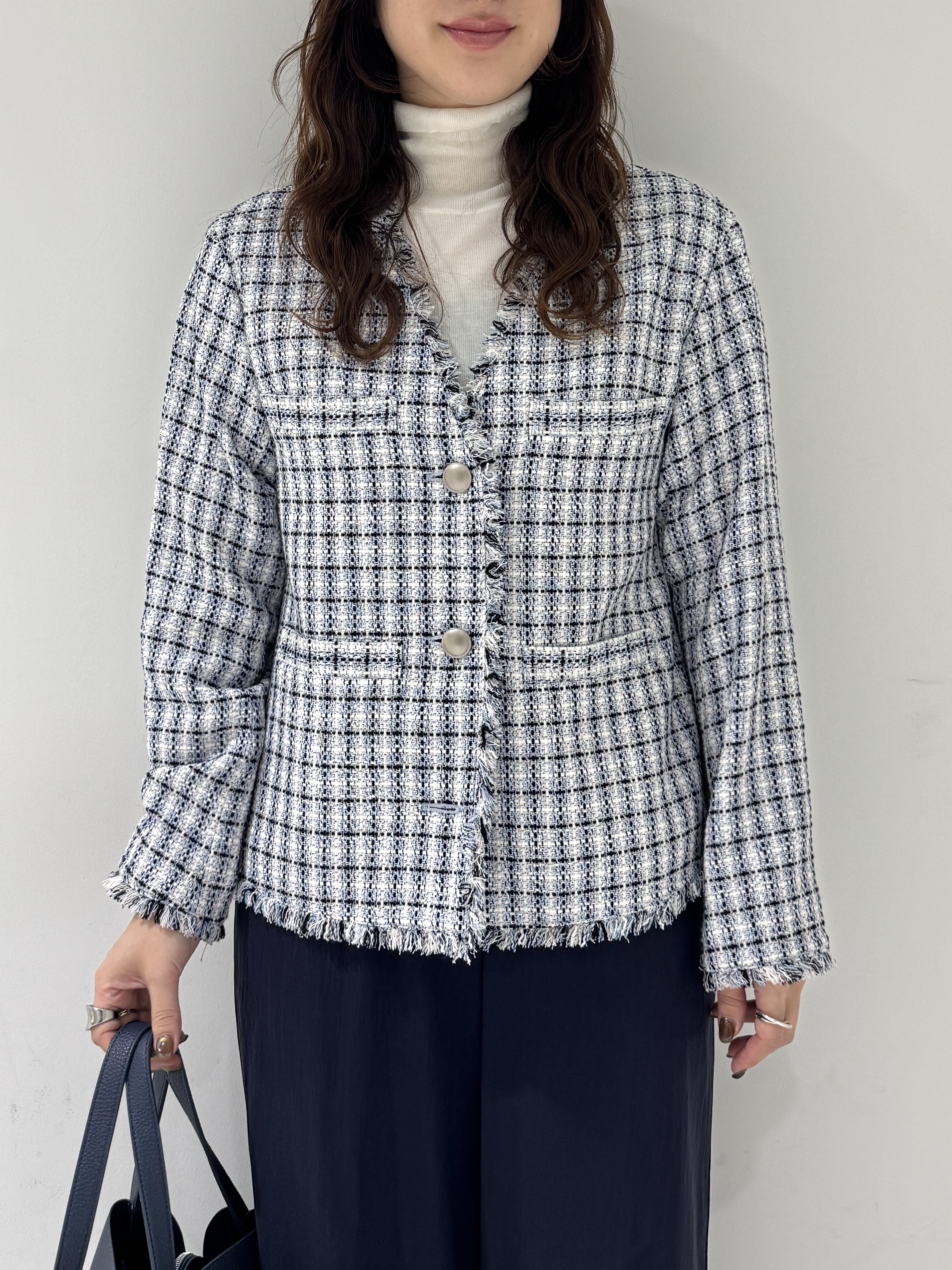 そんさんの「INDIVI｜【華やか／着回し力◎】上品ツイードVネックジャケット」を使ったコーディネート