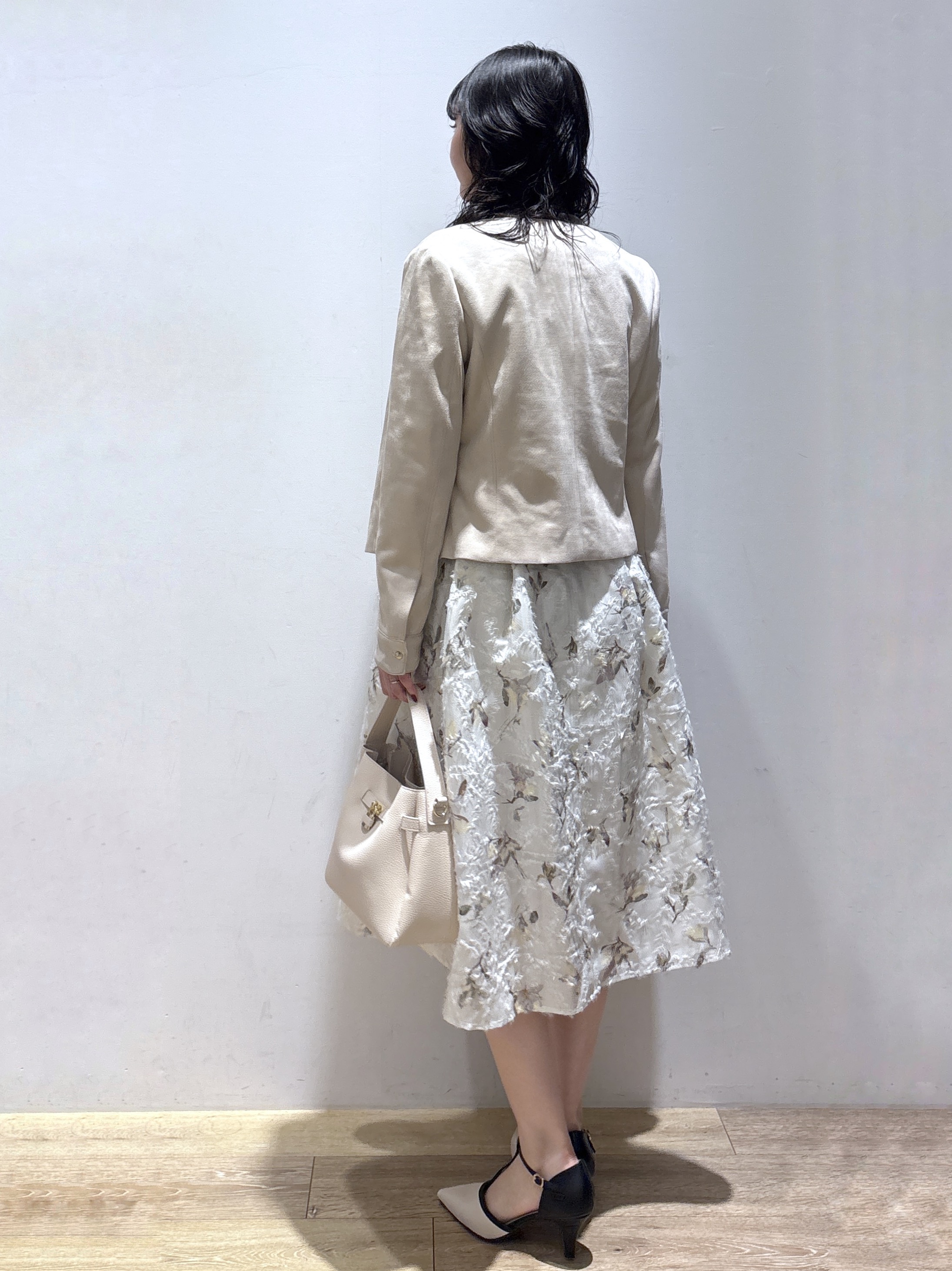 mizukiさんの「index｜【洗える】レザー調／スウェード風ノーカラーブルゾン」を使ったコーディネート